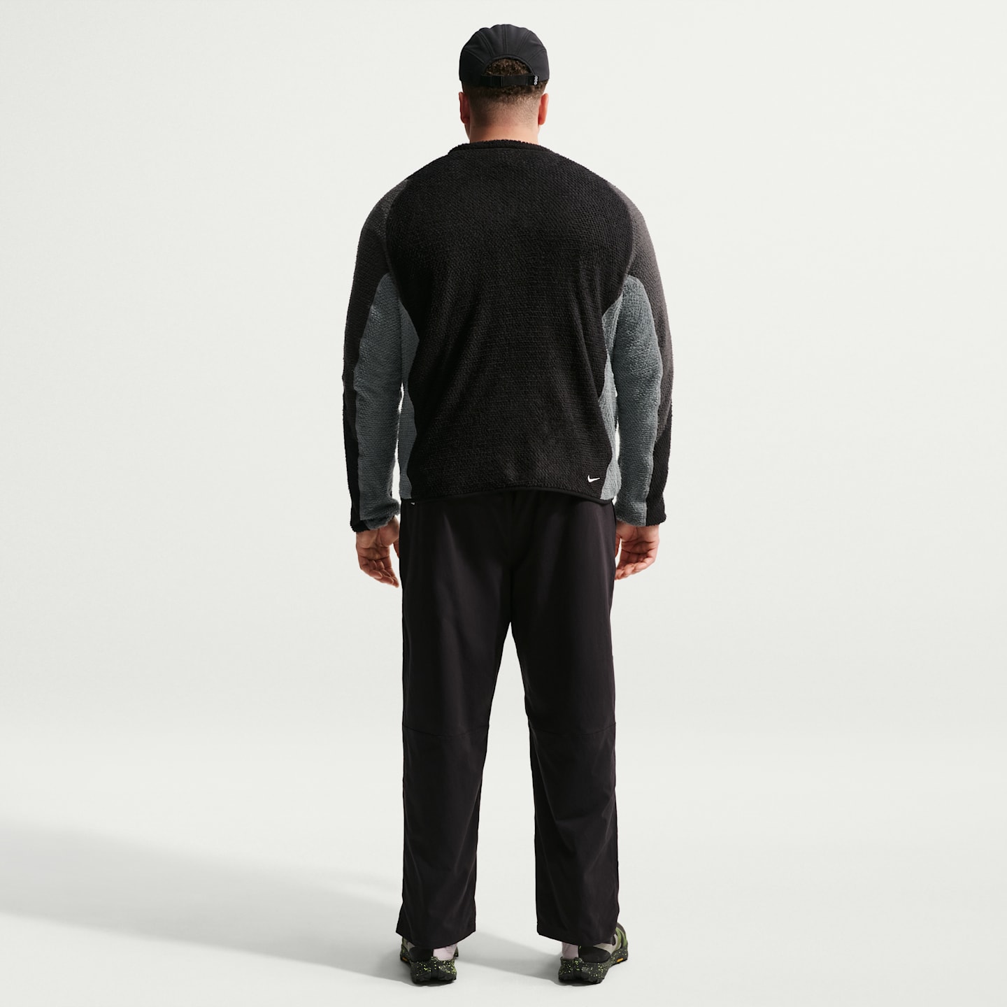 Женский топ Nike ACG Wolf Lichen Crew-Neck Top, цвет: Чёрный / Антрацитовый — фото 12