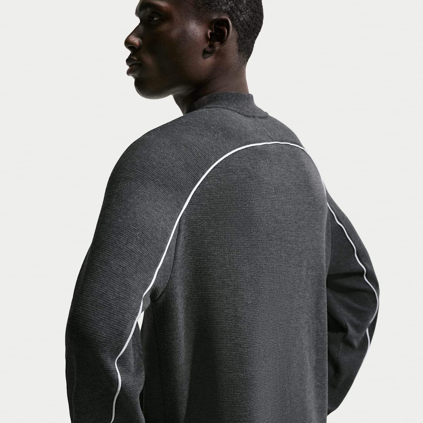 Мужской топ для гольфа Nike Par Therma-FIT на молнии 1/2, цвет: Чёрный / Белый — фото 2