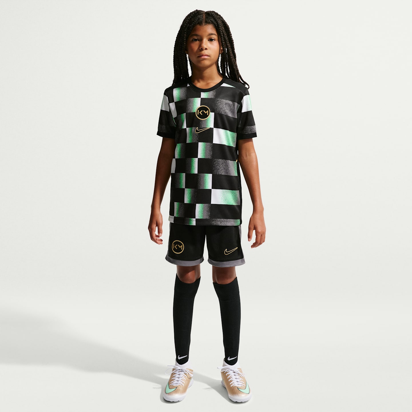 Детская футбольная футболка Nike Kylian Mbappé Academy Dri-FIT с коротким рукавом, цвет: Чёрный / Золотой — фото 6