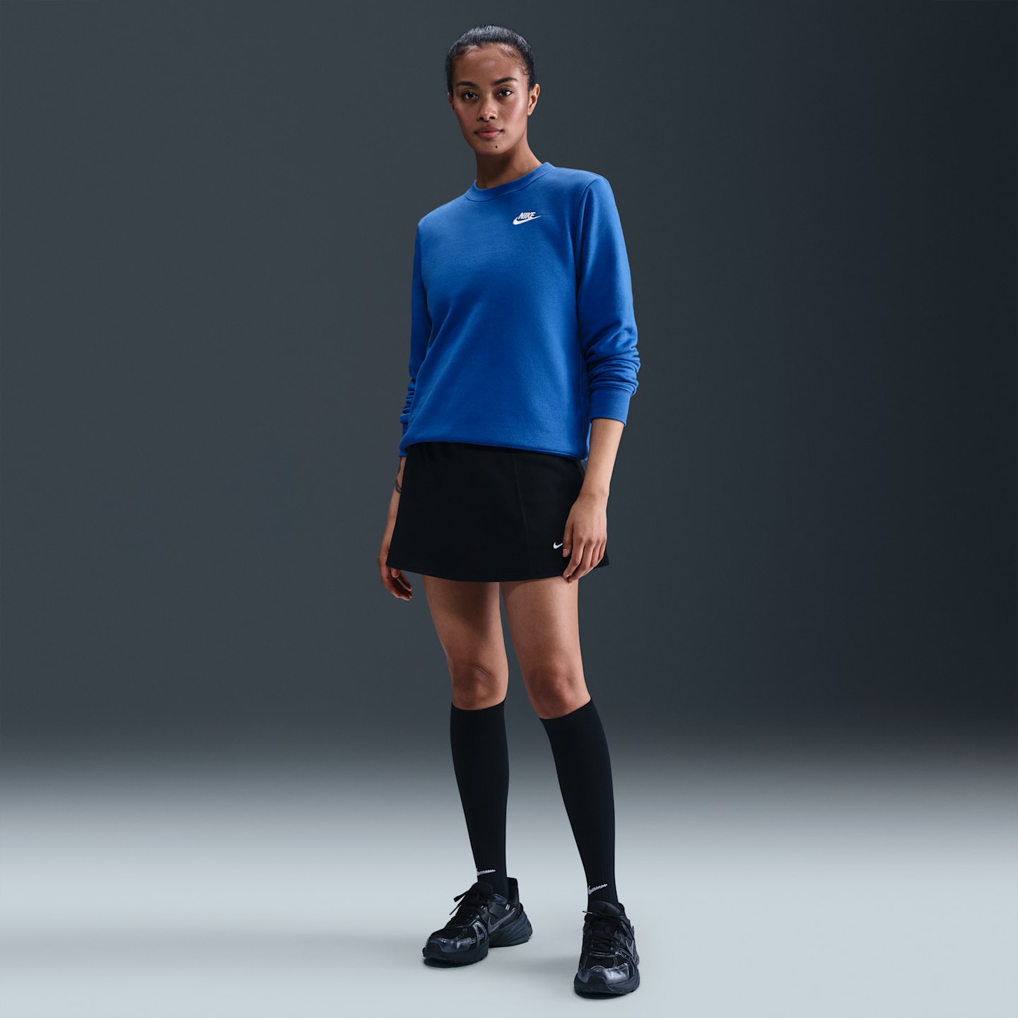 Женский свитшот Nike Sportswear Club Fleece, цвет: Королевский синий / Белый — фото 4