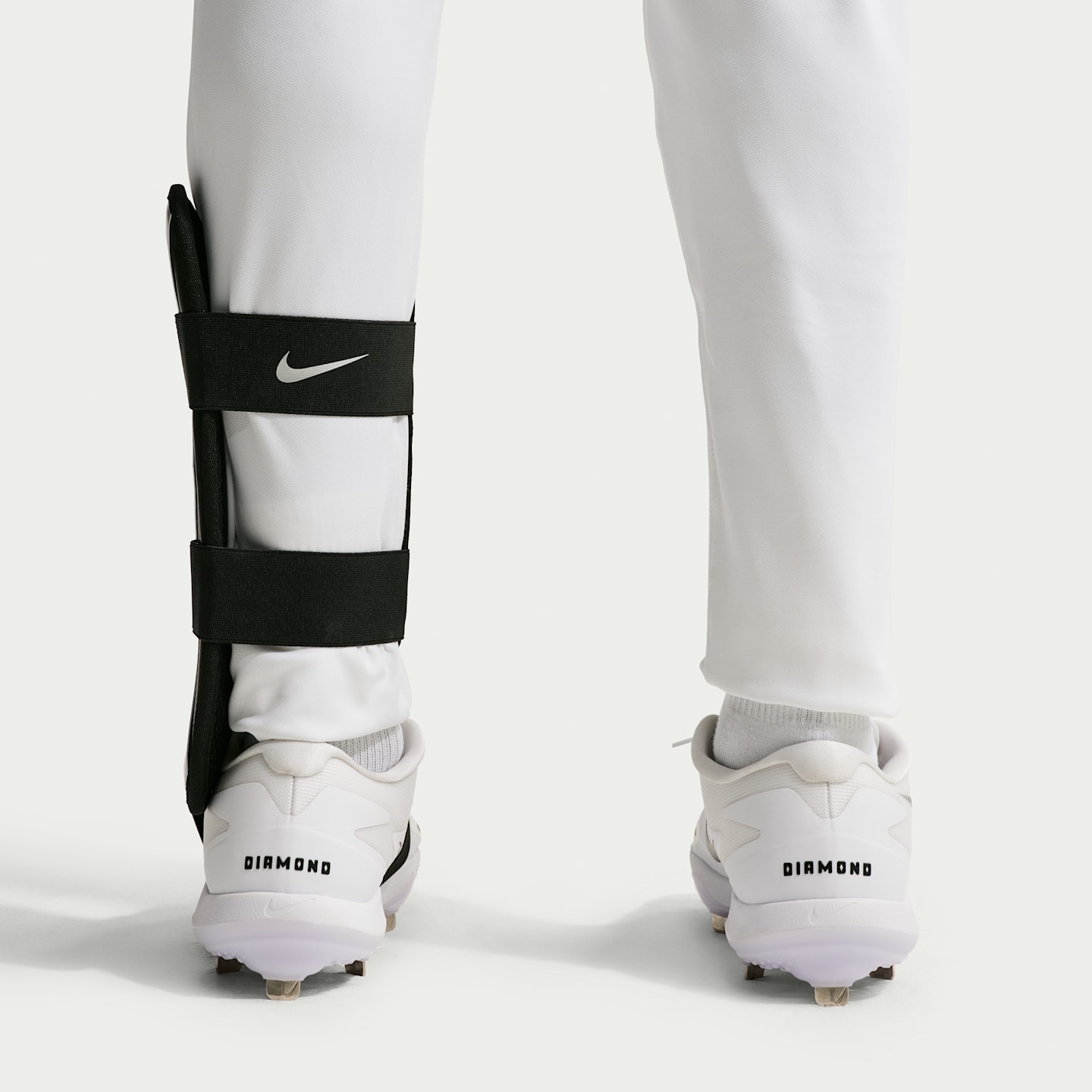 Nike Vapor Elite Baseball Batter's Leg Guard (Left-Hand Hitter), цвет: Чёрный / Серебряный — фото 2