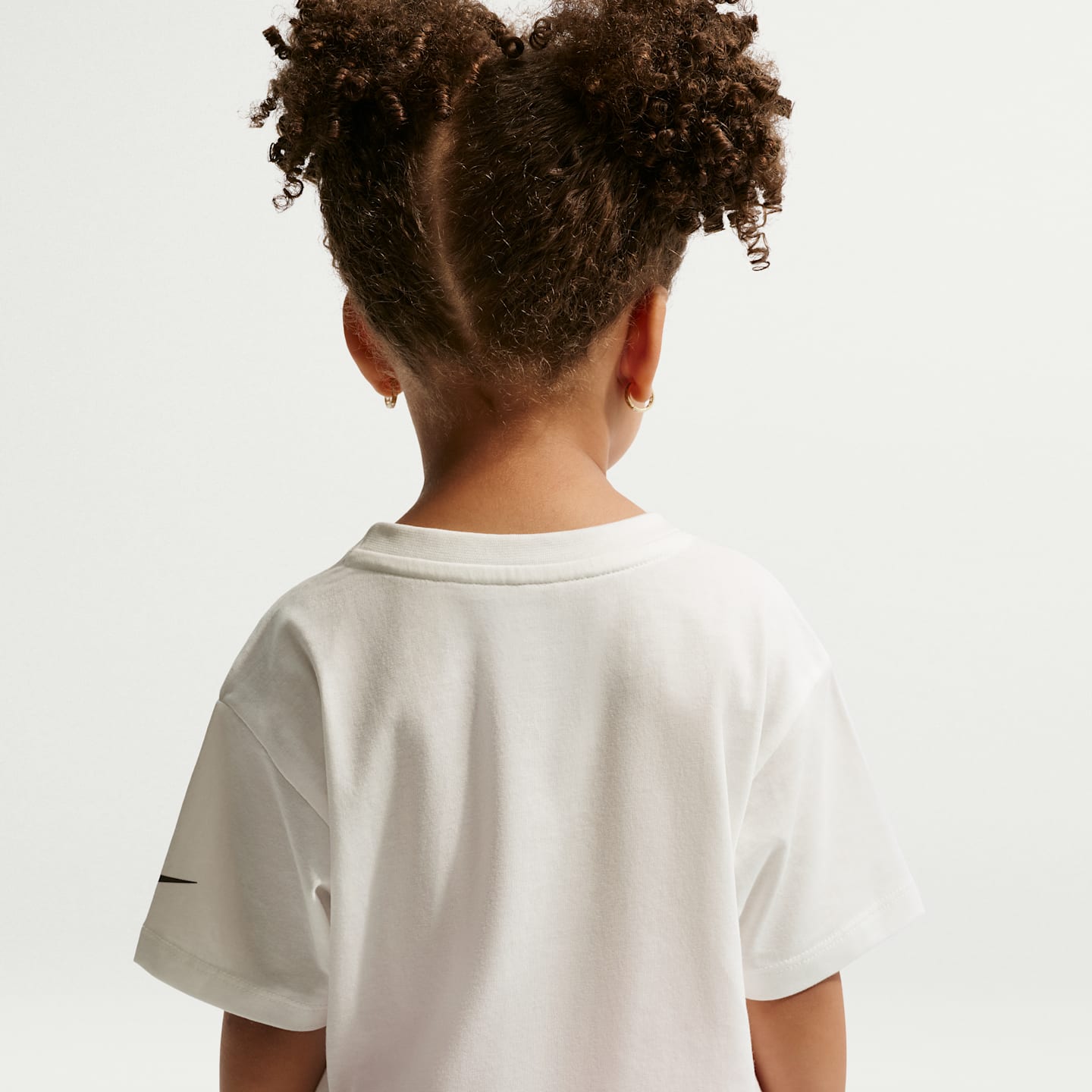 Детская футболка Nike Juxta-Girl Boxy, цвет: Молочный — фото 2
