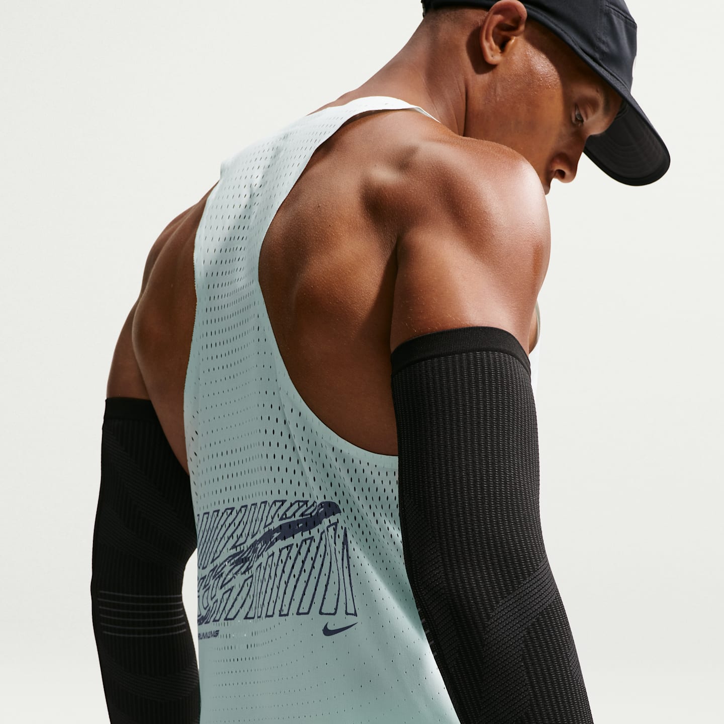 Мужской топ Nike AeroSwift Dri-FIT ADV Running Singlet, цвет: Зелёный — фото 2