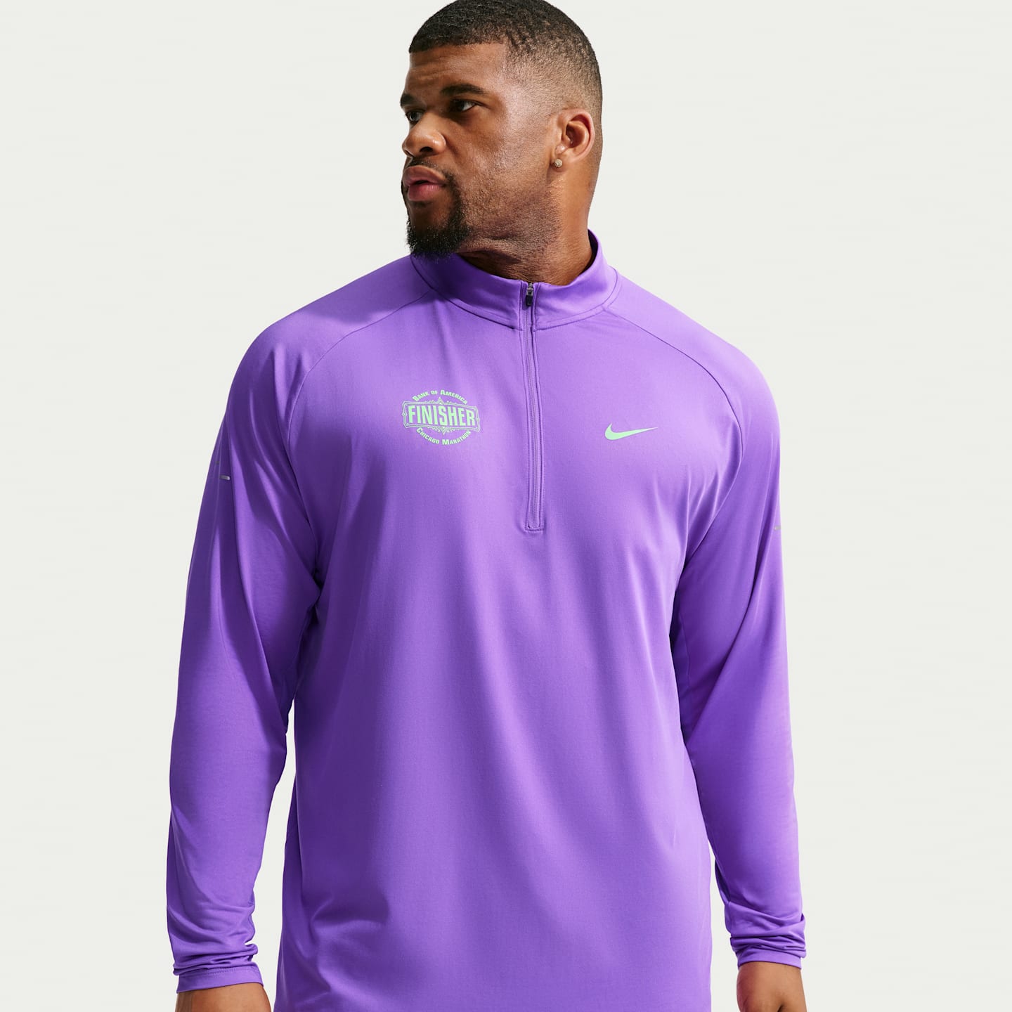 Мужской беговой топ Nike Stride Dri-FIT на молнии 1/2, цвет: Виноградный / Зелёный — фото 6