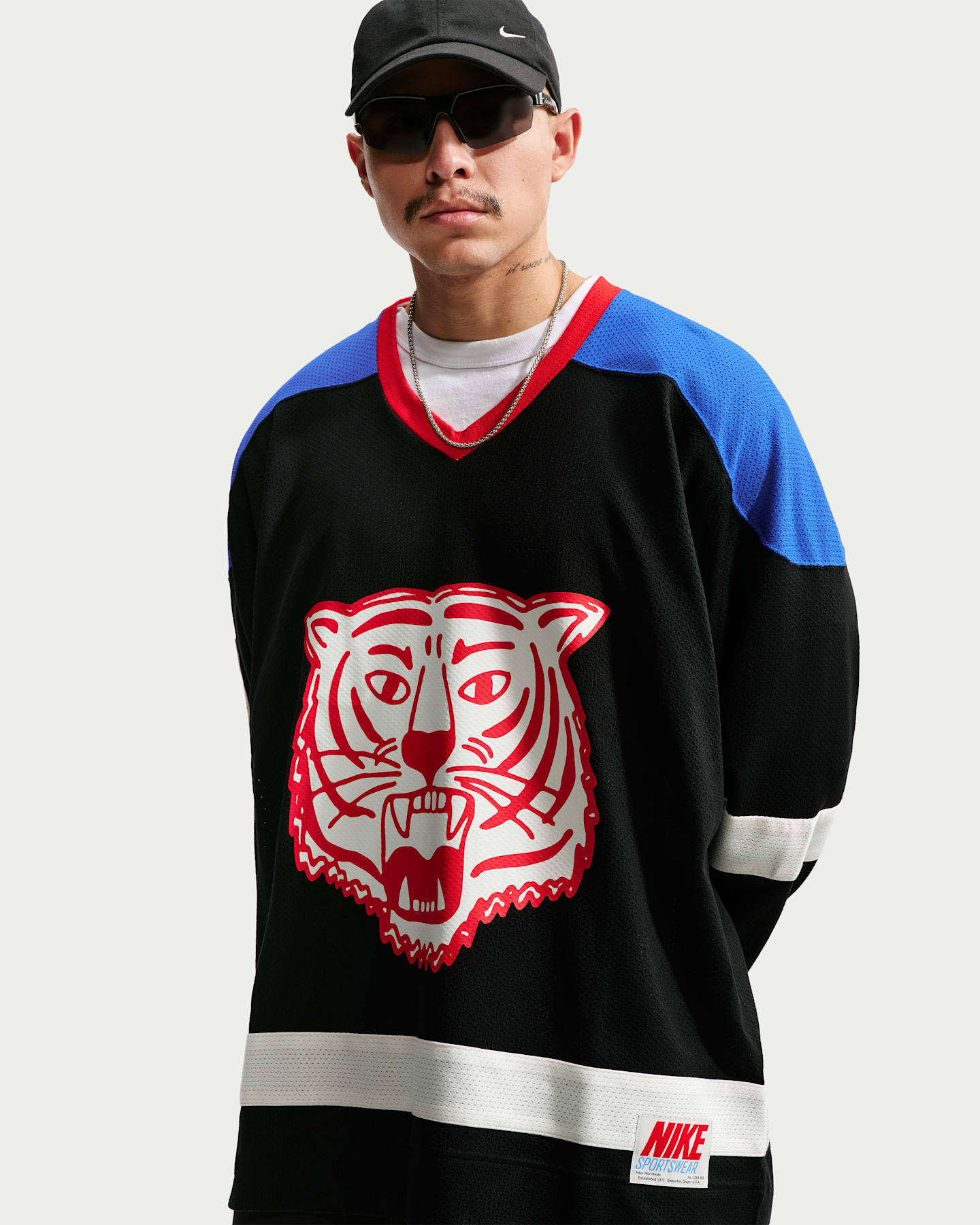 Мужской топ Nike Sportswear Club Hockey Jersey, цвет: Чёрный / Королевский синий — фото 6