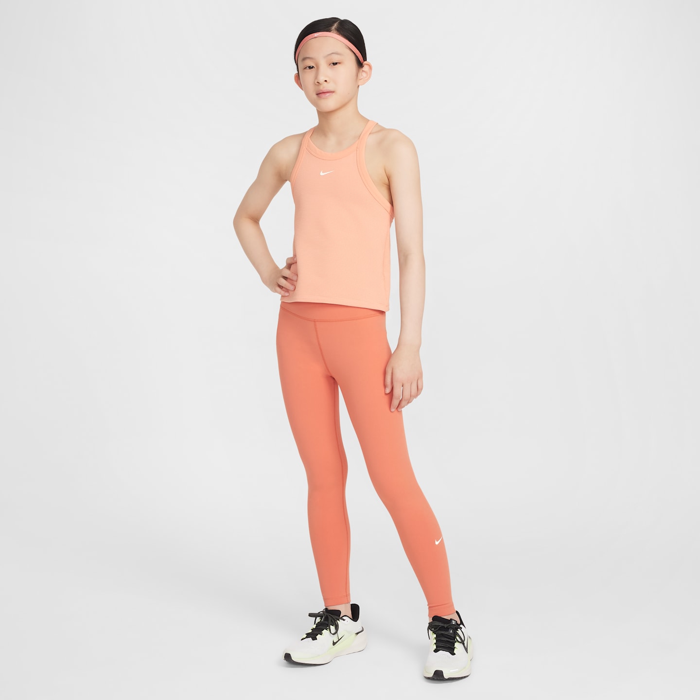 Детская майка для девочек Nike с высоким воротом, цвет: Абрикосовый / Белый — фото 6