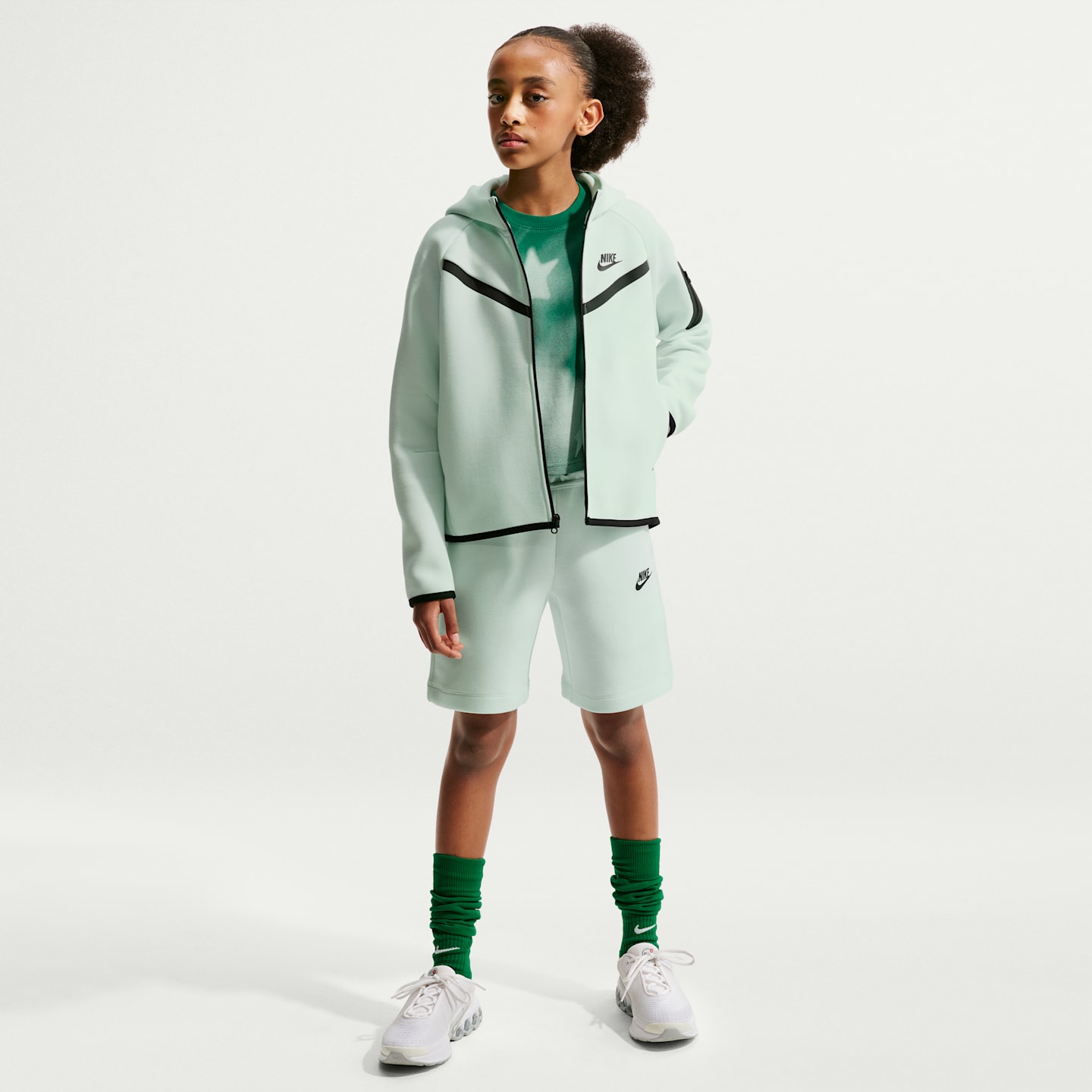 Худи Nike Sportswear Tech Fleece Full-Zip для девочек, цвет: Зелёный / Чёрный — фото 4