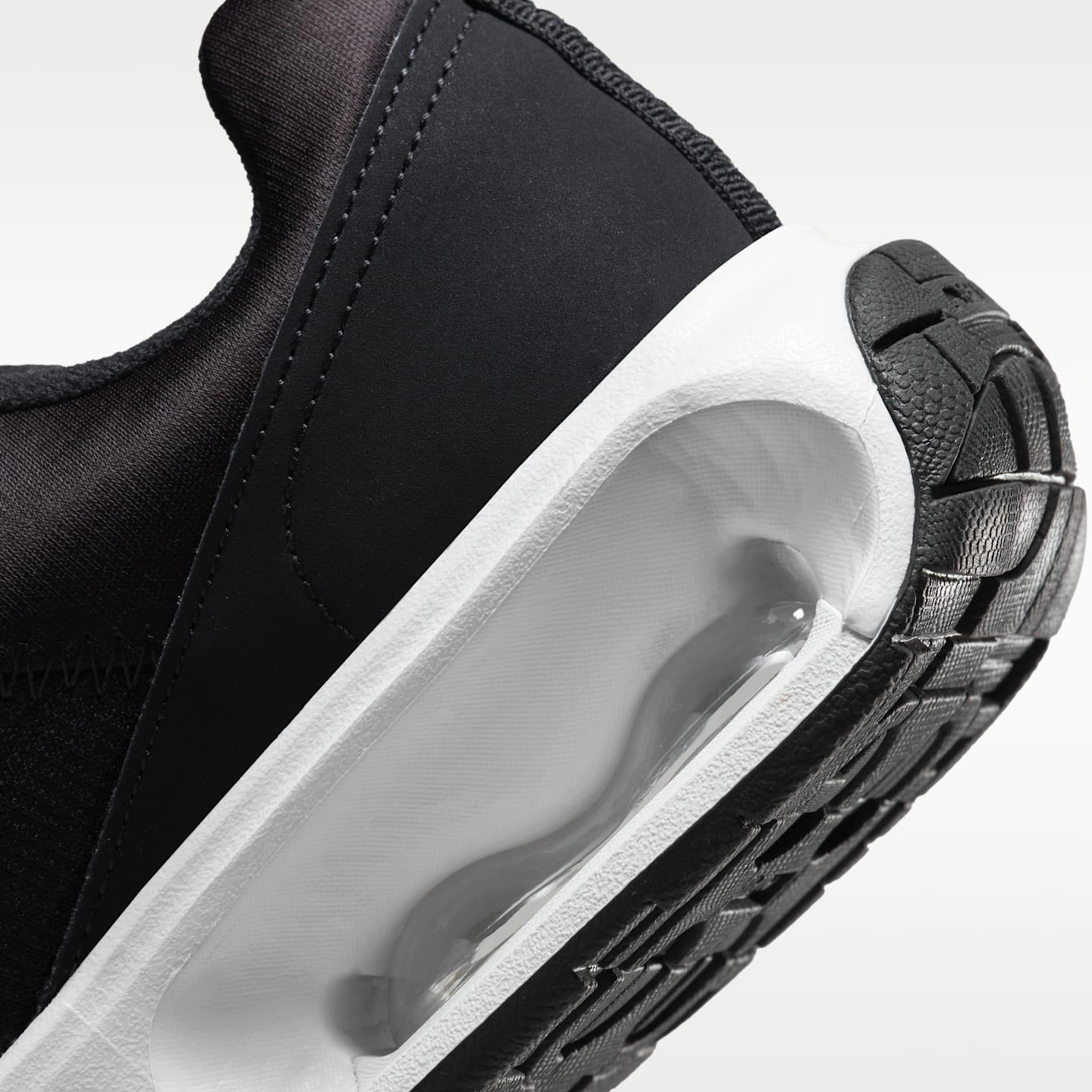 Женские кроссовки Nike Air Max Intrlk Lite, цвет: Чёрный / Белый — фото 9