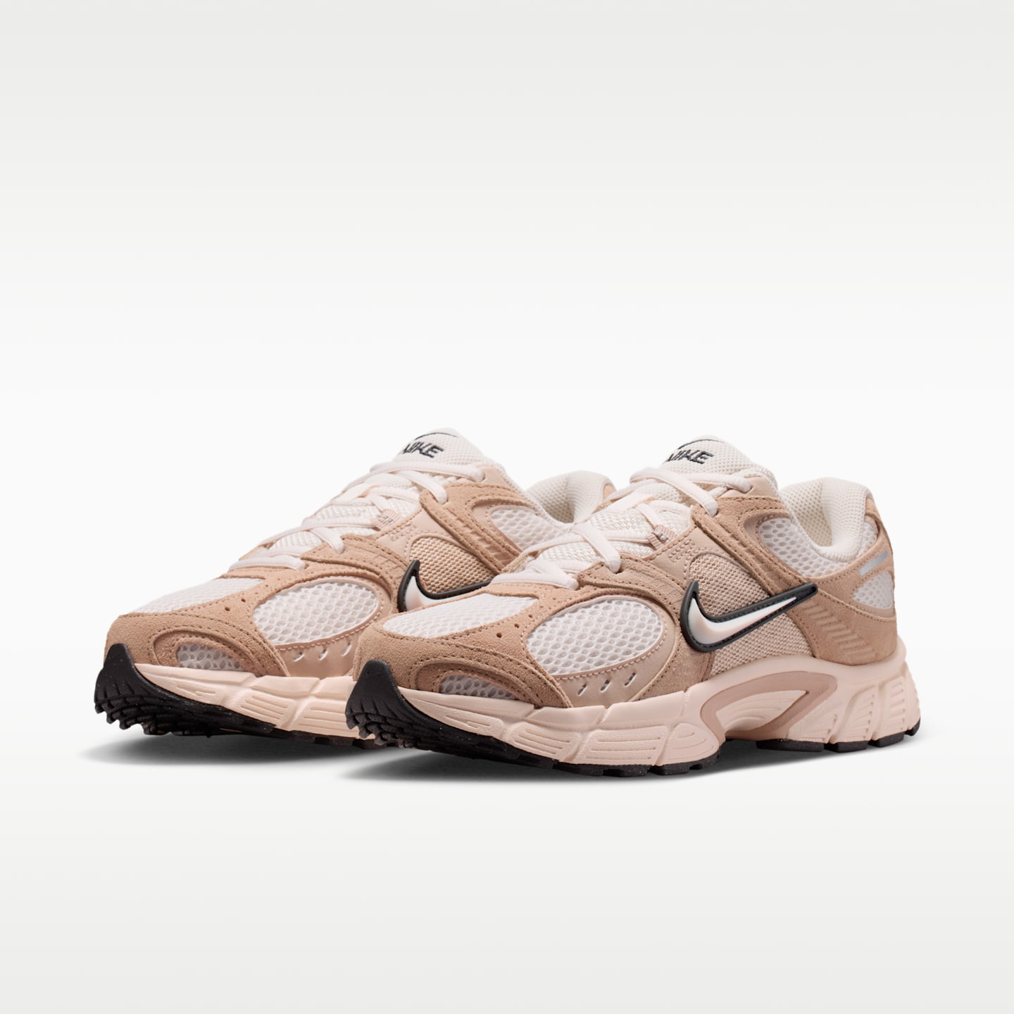 Женские кроссовки Nike V5 RNR Suede, цвет: Меловой / Рыжевато-коричневый — фото 5