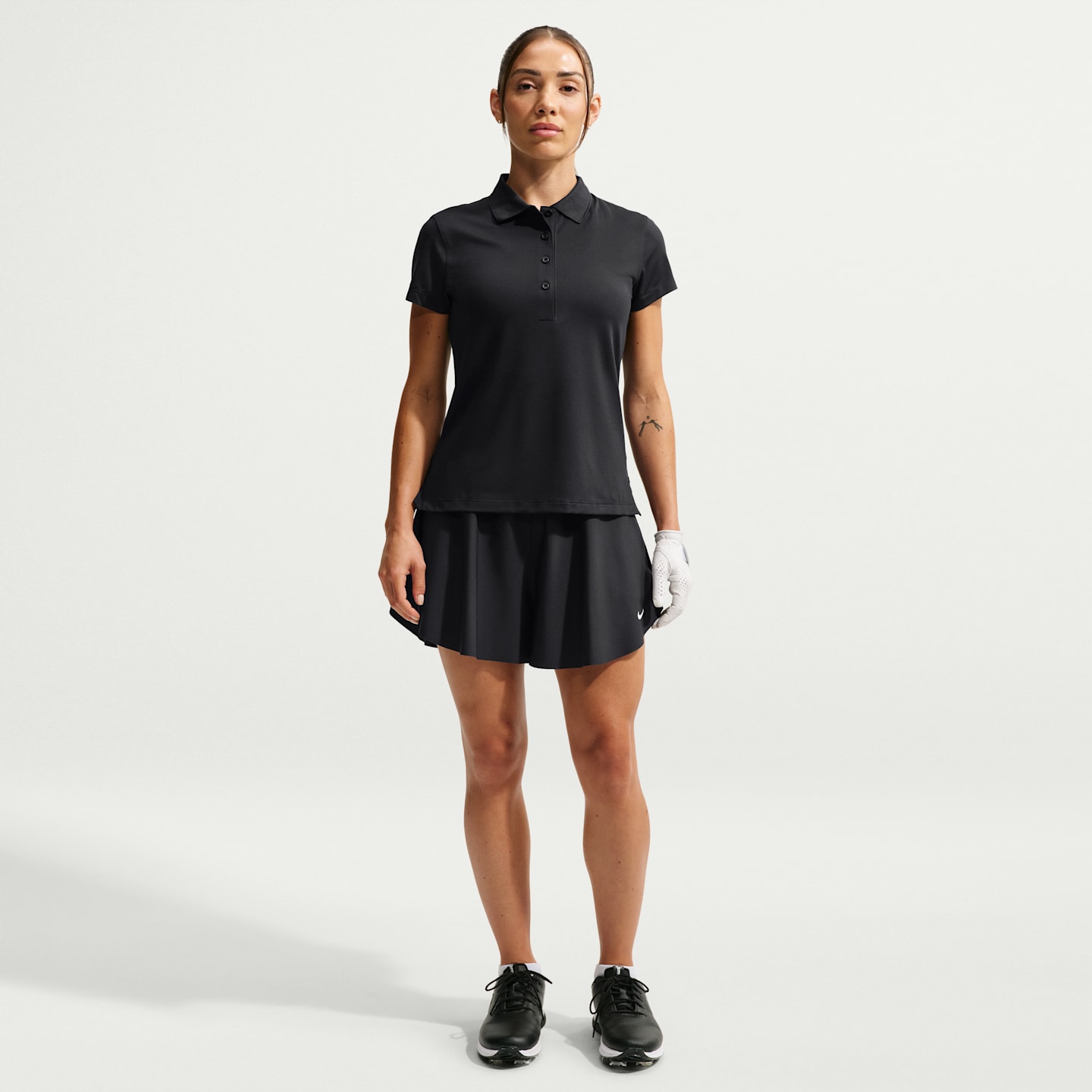Женское поло для гольфа Nike Golf Club Dri-FIT UV с коротким рукавом, цвет: Чёрный / Молочный — фото 4