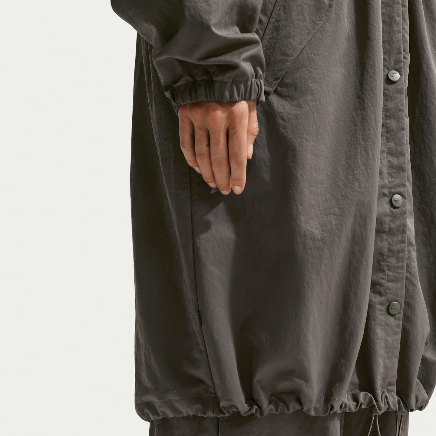 Женская куртка NikeSKIMS Crunchy Nylon Hooded, цвет: Nskm Boulder — фото 8
