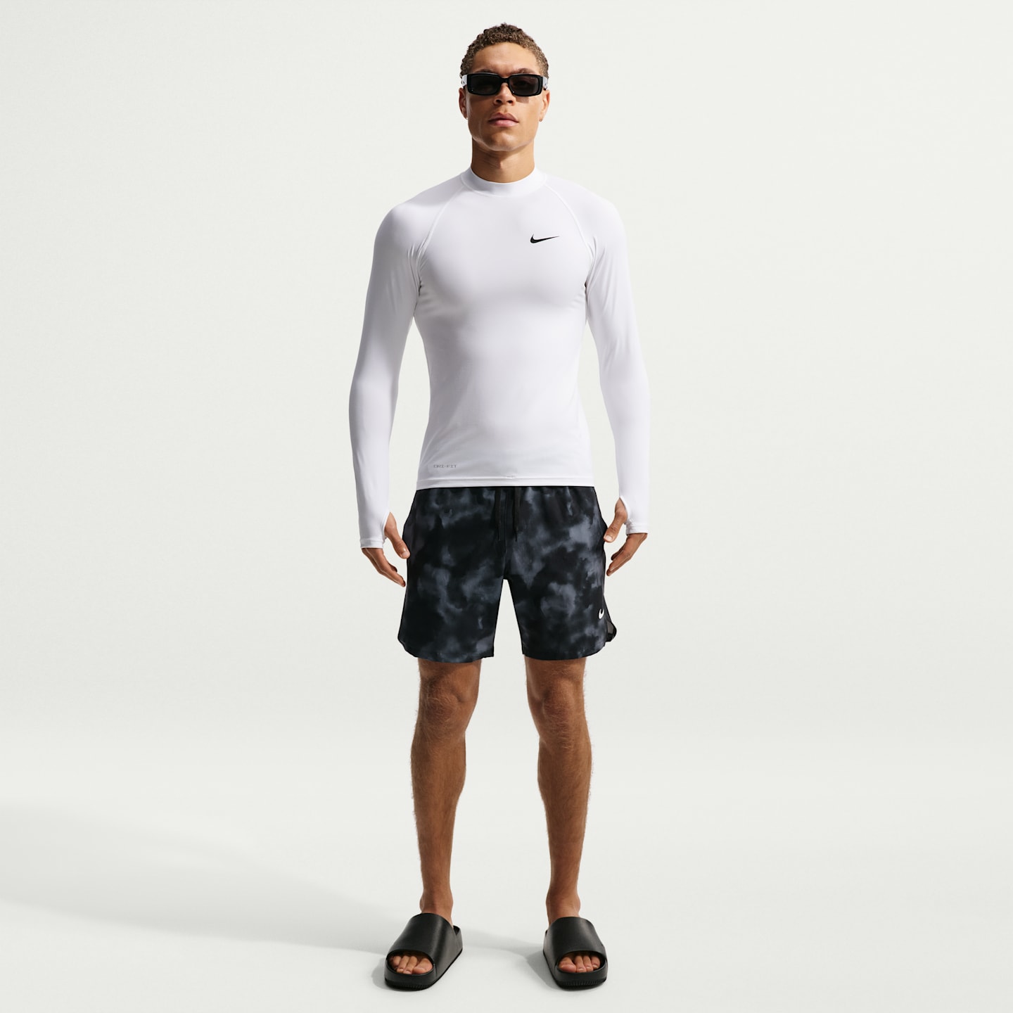 Мужской рашгард Nike Swim Whitewater Essential Dri-FIT UV с длинным рукавом, цвет: Белый — фото 4