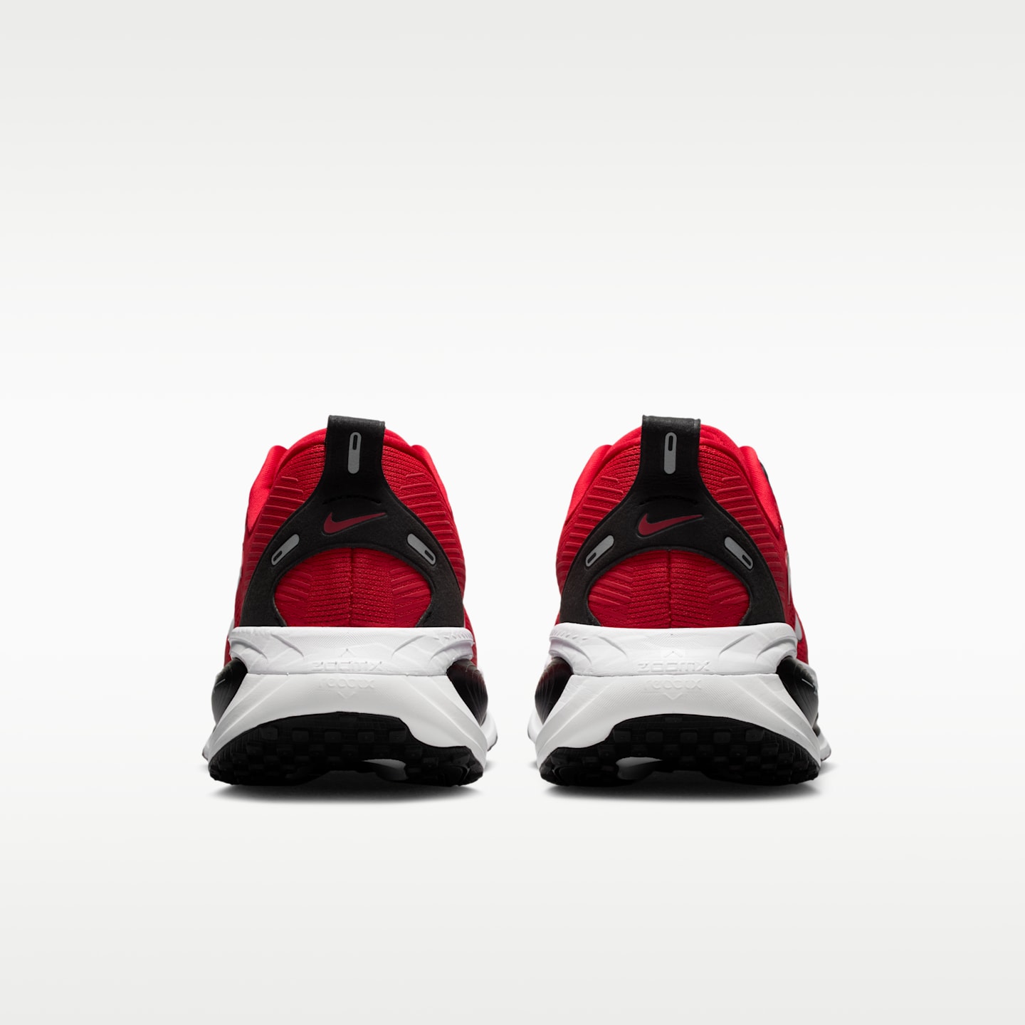 Мужские кроссовки Nike College Vomero 18 (Georgia) Road Running, цвет: Красный / Чёрный — фото 6