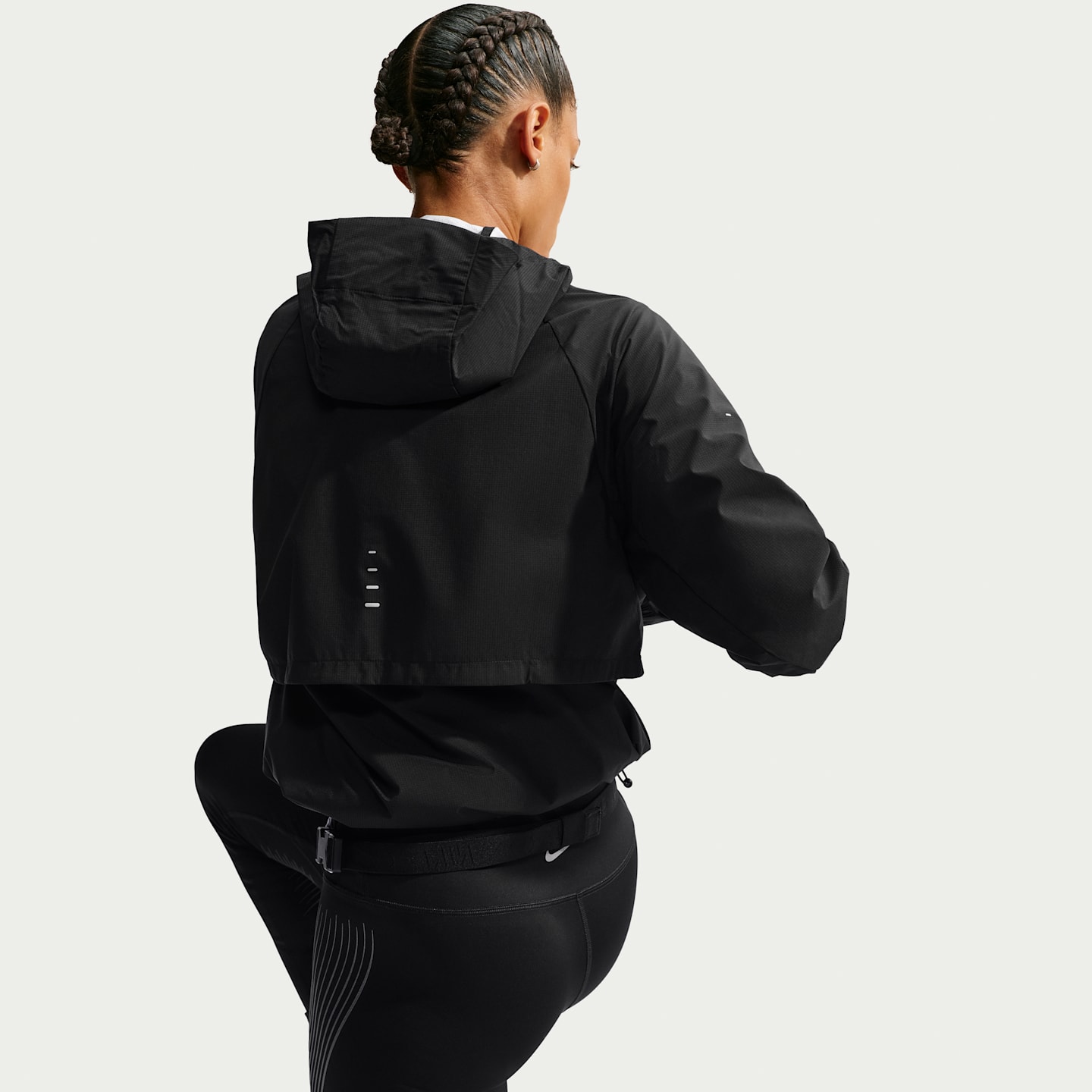Женская куртка Nike Swift Storm-FIT Running, цвет: Чёрный — фото 2