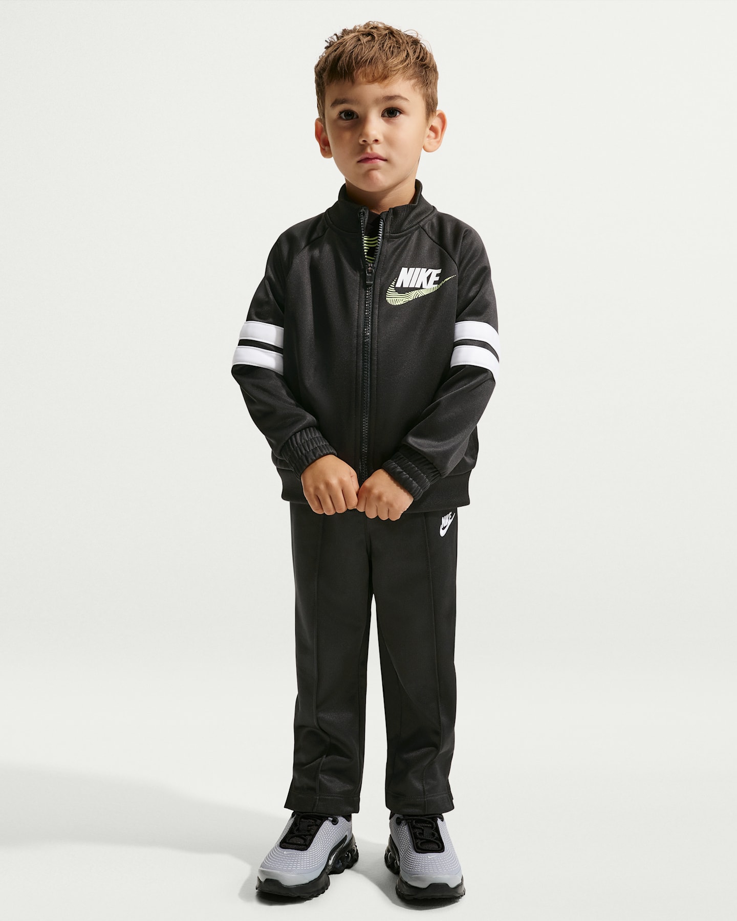 Спортивный костюм для малышей Nike Sportswear In The Zone Dri-FIT оверсайз из 2 предметов, цвет: Чёрный — фото 9