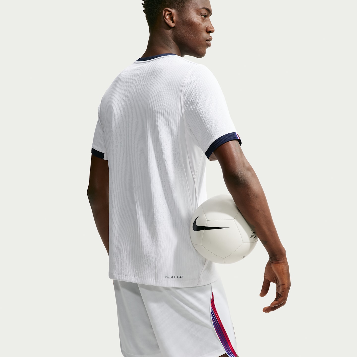 Мужской топ Nike Paris Saint-Germain 2026/27 Match Away Aero-FIT Soccer Authentic Jersey, цвет: Белый / Тёмно-синий — фото 2