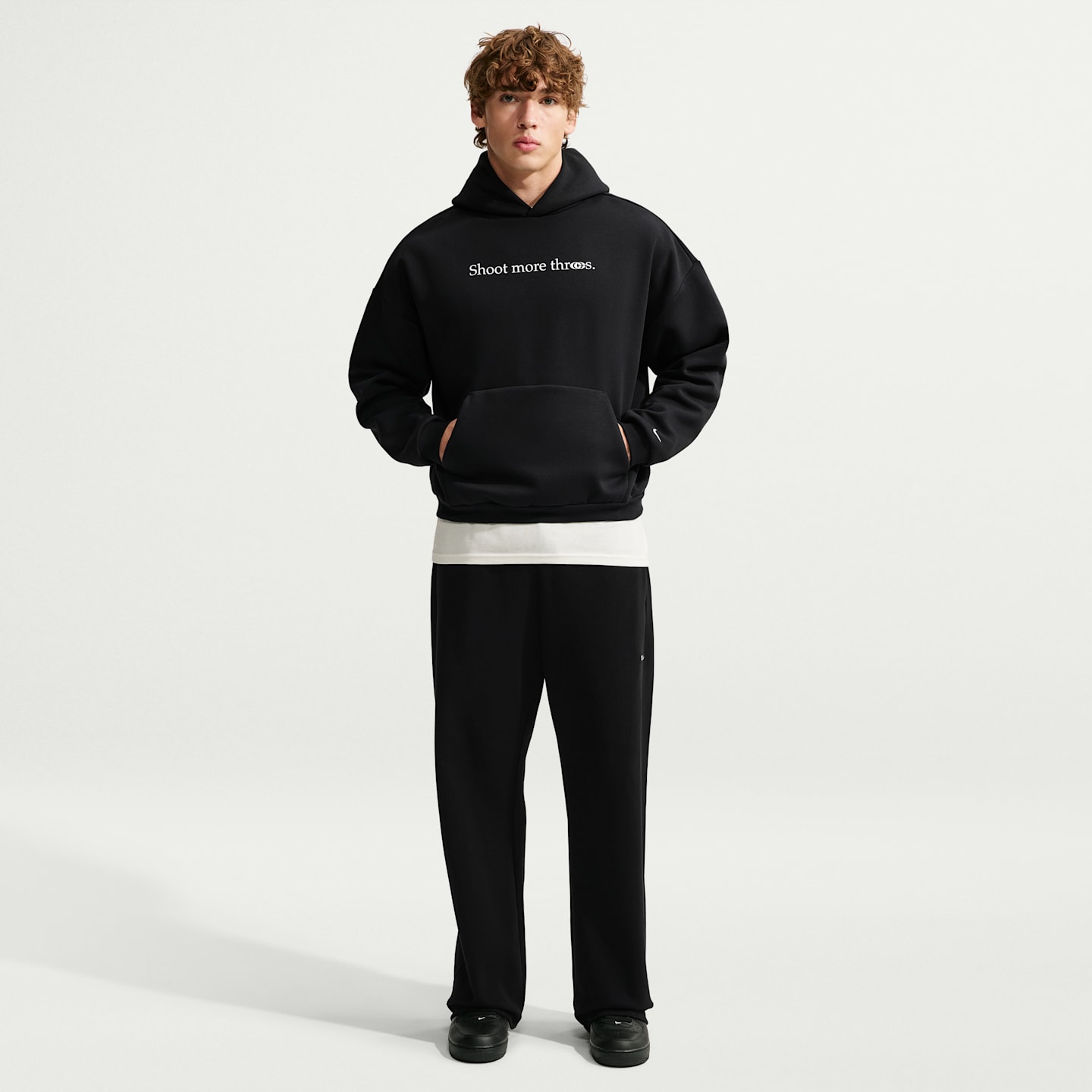 Мужское баскетбольное худи Nike Caitlin Clark Standard Issue Therma-FIT, начёсанное, цвет: Чёрный / Бледная слоновая кость — фото 4