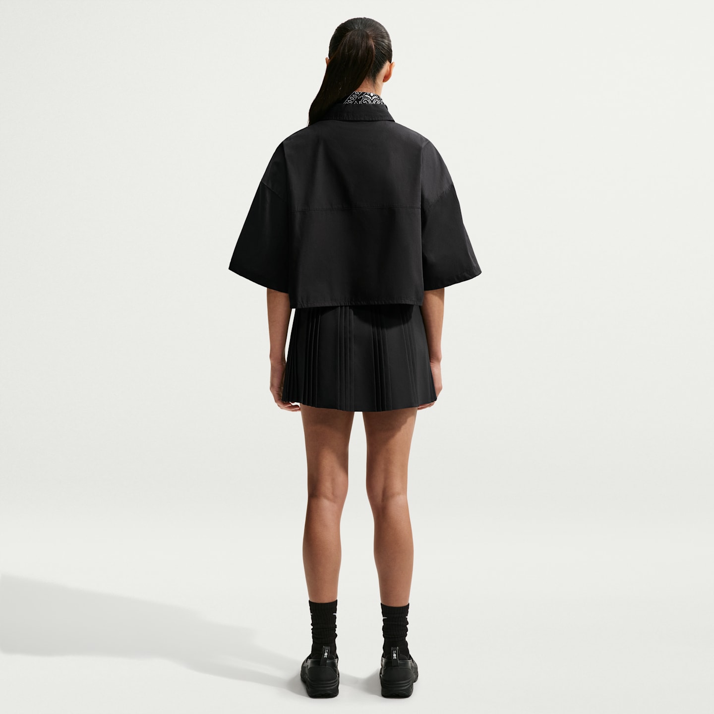 Женский топ Nike Sportswear Chill Poplin Oversized Top, цвет: Чёрный / Снежный белый — фото 5