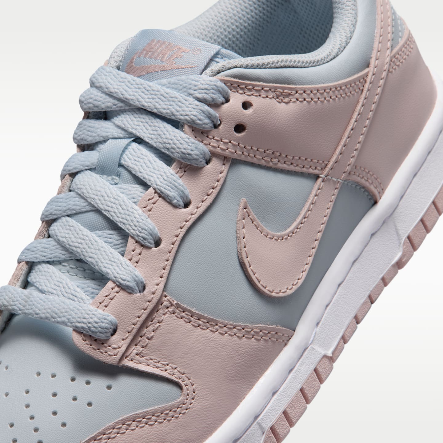 Детские кроссовки Nike Dunk Low Baby/Toddler Shoes, цвет: Белый / Красный, вариант 1 — фото 7