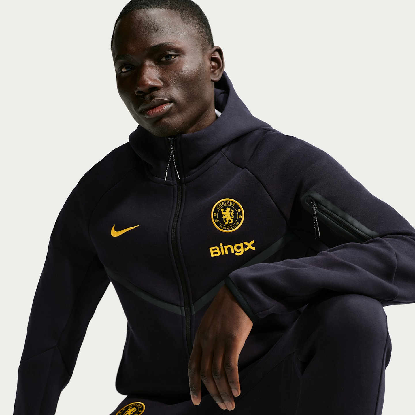 Мужское футбольное худи на молнии Nike Chelsea FC Tech Fleece Windrunner, цвет: Синий / Золотой — фото 3