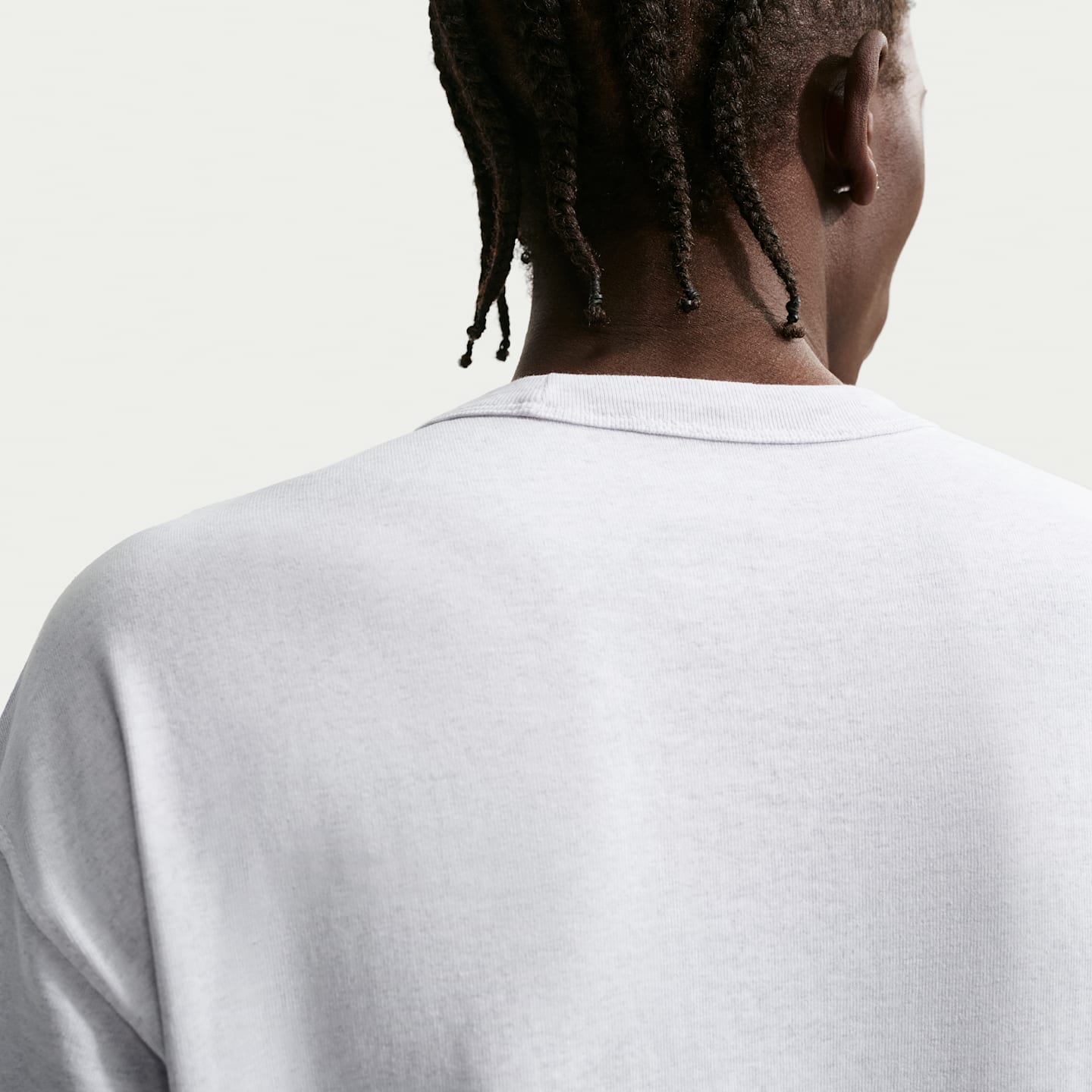 Мужская футболка Nike Sportswear Premium Essentials с длинным рукавом, цвет: Берёзовый меланжевый — фото 2