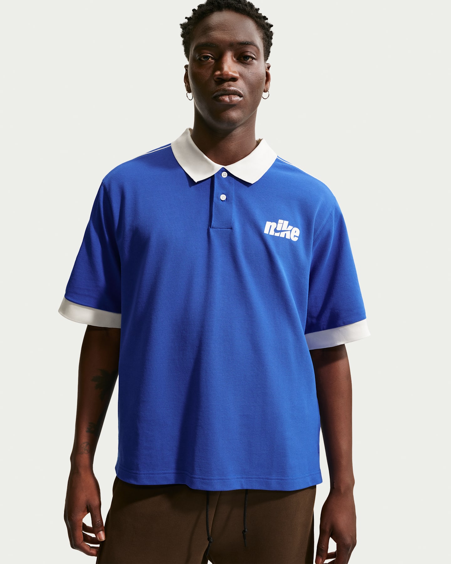 Мужское поло Nike Sportswear Club Oversized Short-Sleeve Polo, цвет: Королевский синий / Молочный — фото 6