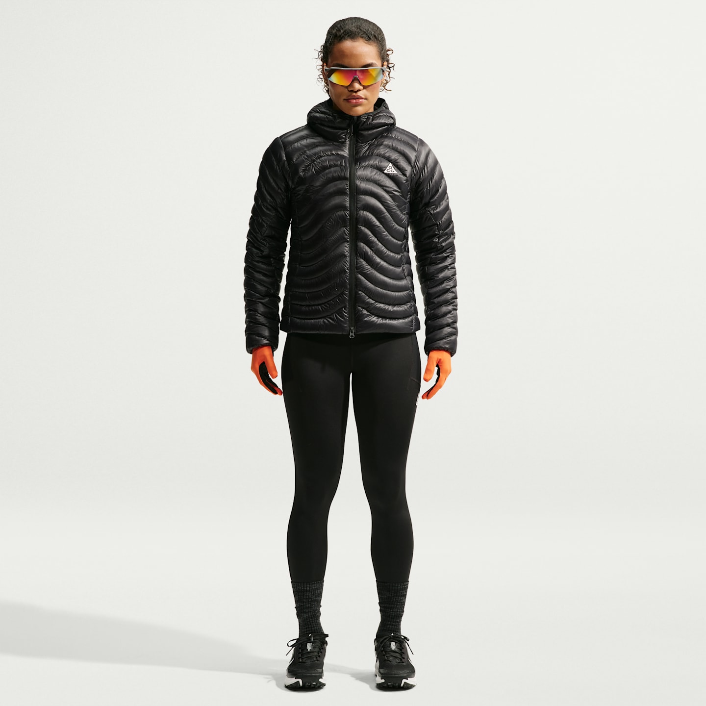 Женский сверхлёгкий пуховик Nike ACG Lava Flow Therma-FIT ADV, цвет: Чёрный / Снежный белый — фото 4