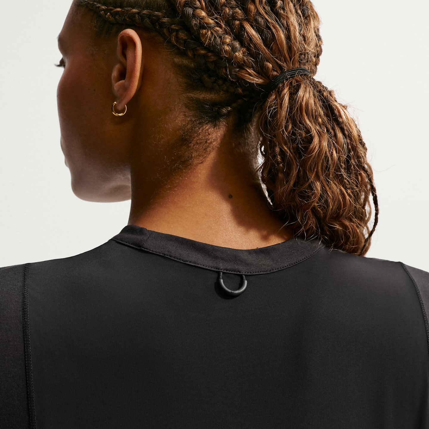Женская майка Nike 24.7 ImpossiblySoft Dri-FIT, цвет: Чёрный / Серый — фото 2