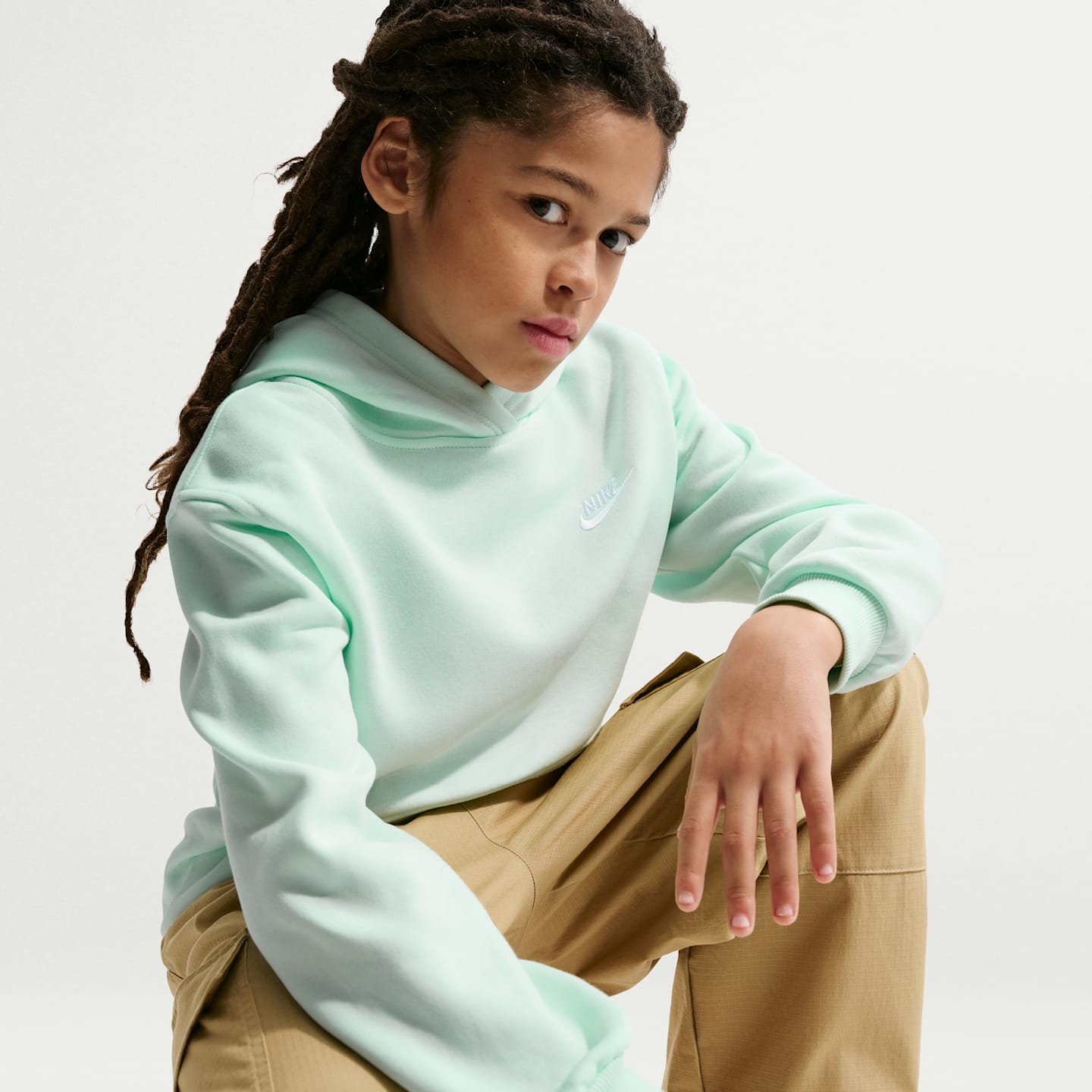 Детское худи Nike Sportswear Club Fleece Pullover, цвет: Зелёный / Белый, вариант 1 — фото 3