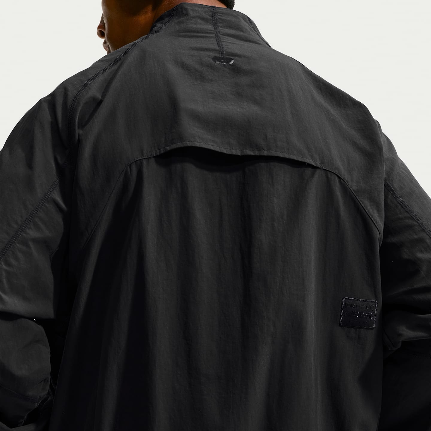 Мужская куртка Nike N.A.C. Dri-FIT Oversized Full-Zip Woven, цвет: Чёрный — фото 2