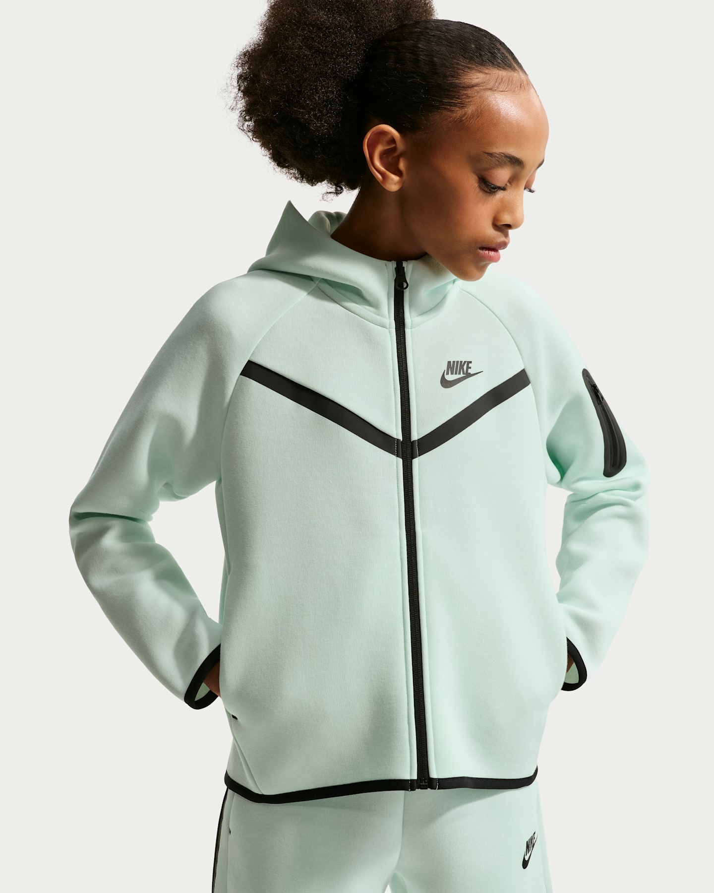 Худи Nike Sportswear Tech Fleece Full-Zip для девочек, цвет: Зелёный / Чёрный — фото 6