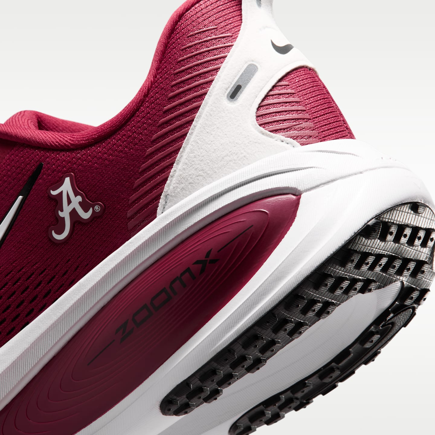 Мужские кроссовки Nike College Vomero 18 (Alabama) Road Running, цвет: Малиновый / Чёрный — фото 8