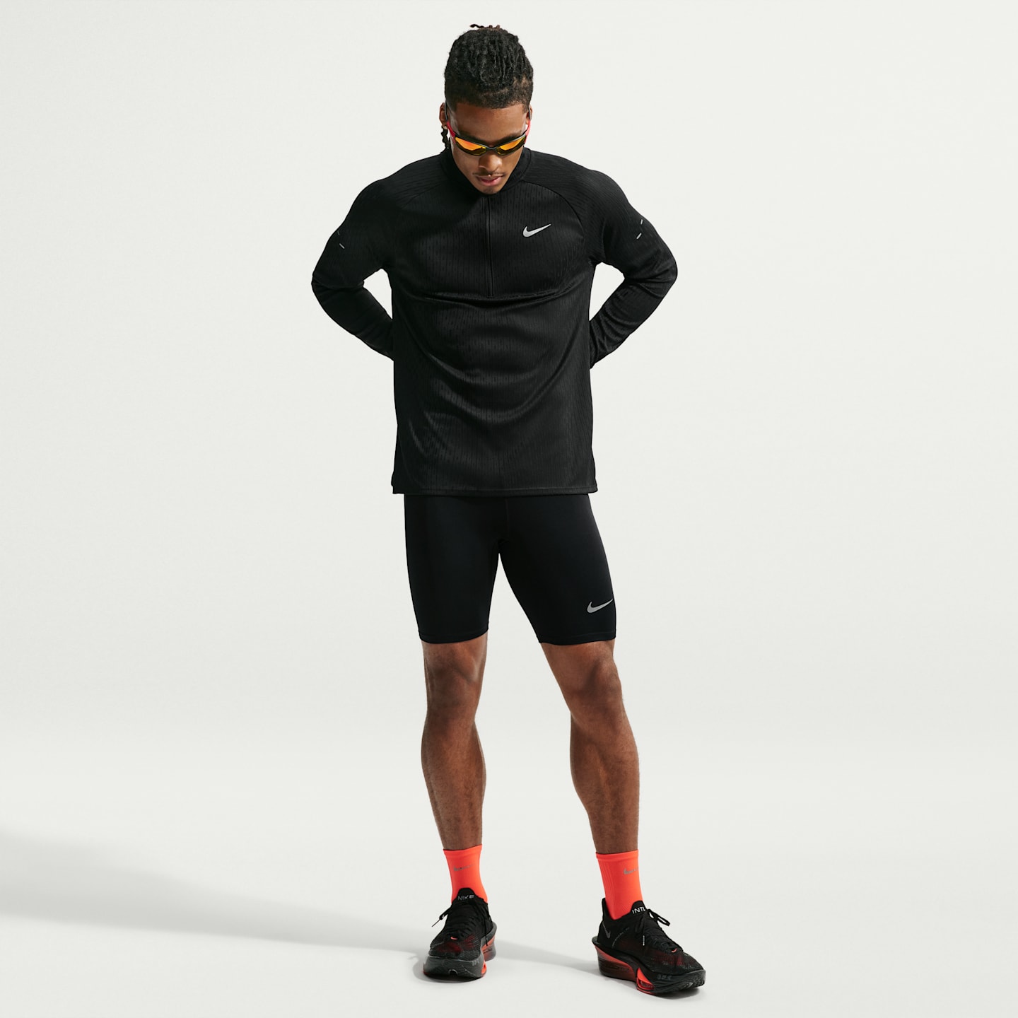 Мужской промежуточный слой Nike Stride Aero-FIT на молнии 1/2, цвет: Чёрный — фото 4