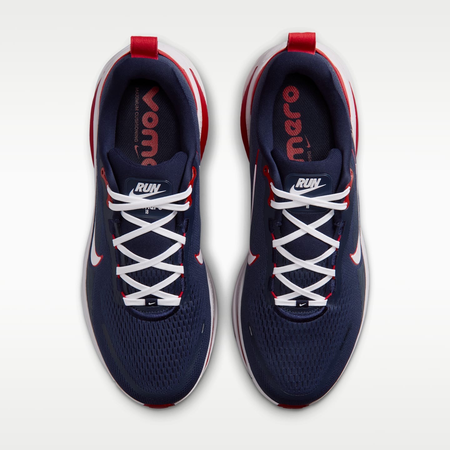 Мужские кроссовки Nike Vomero 18 (New England Patriots) NFL Road Running, цвет: Тёмно-синий / Красный — фото 4