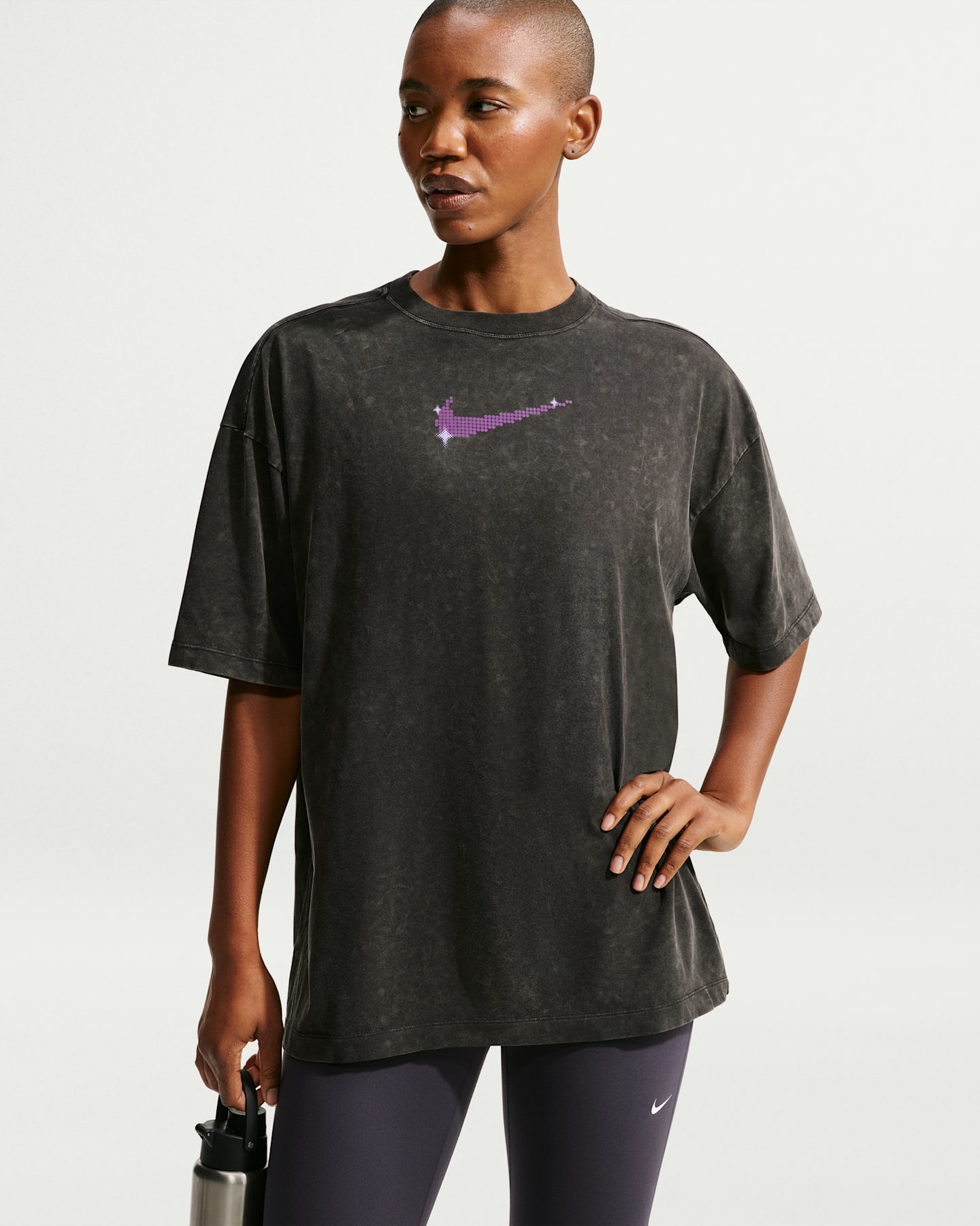 Женская футболка Nike оверсайз с коротким рукавом, цвет: Чёрный — фото 6