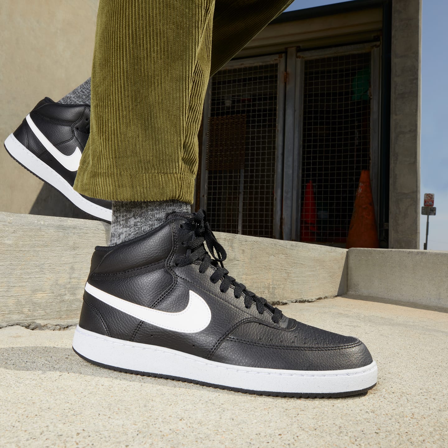 Мужские кроссовки Nike Court Vision Mid Next Nature, цвет: Чёрный / Белый — фото 2