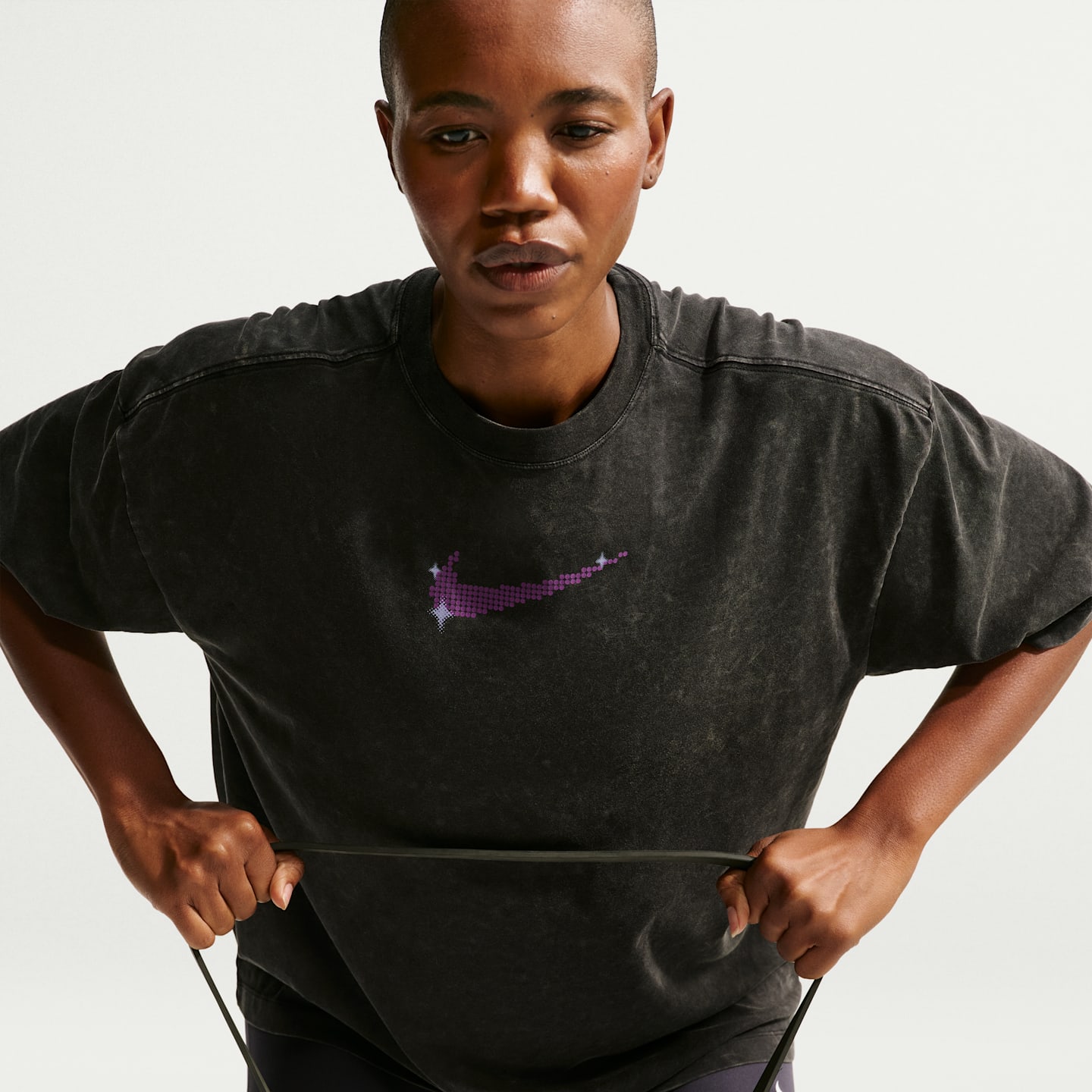 Женская футболка Nike оверсайз с коротким рукавом, цвет: Чёрный — фото 3