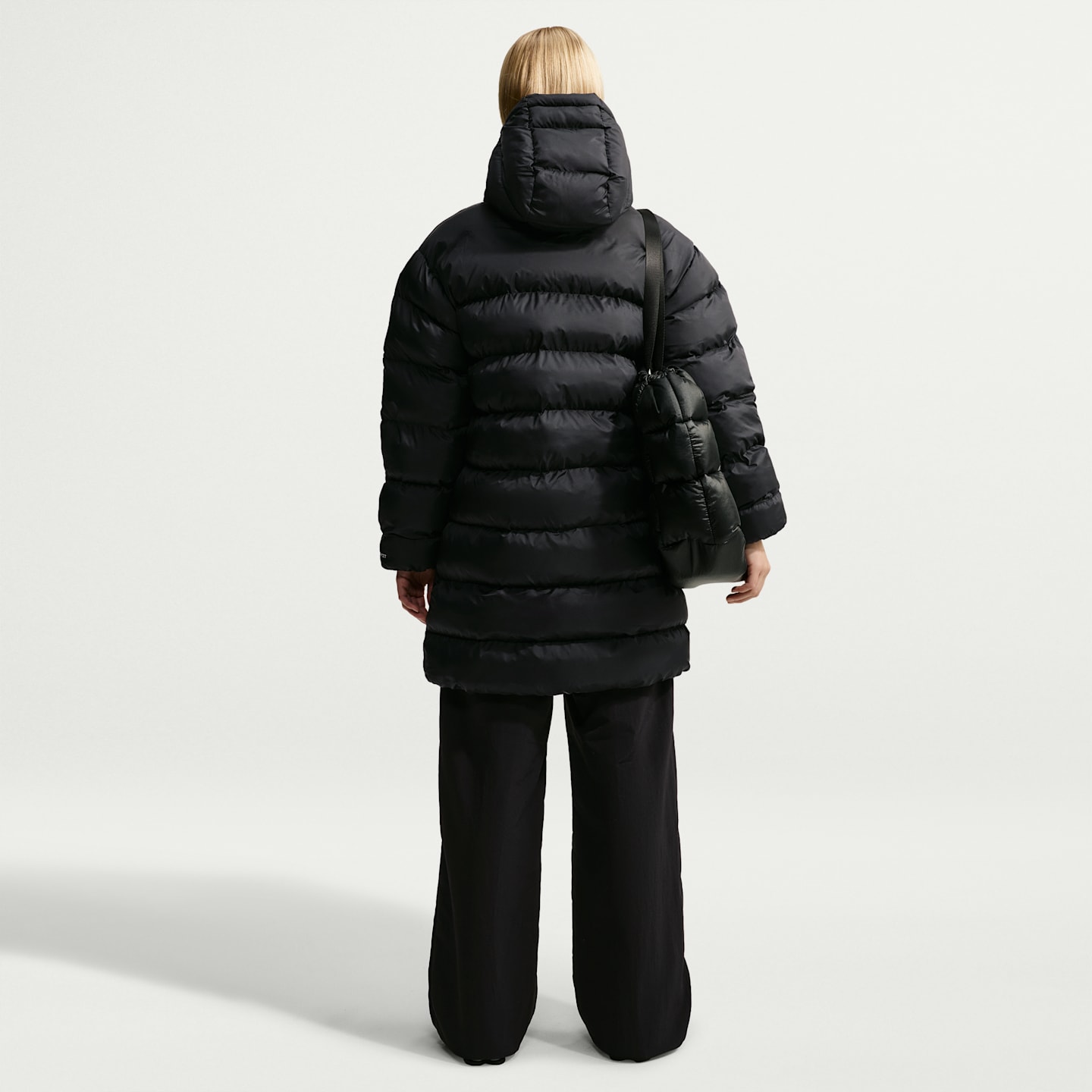 Женская свободная парка Nike Sportswear Classic Therma-FIT с капюшоном, цвет: Чёрный / Молочный — фото 5