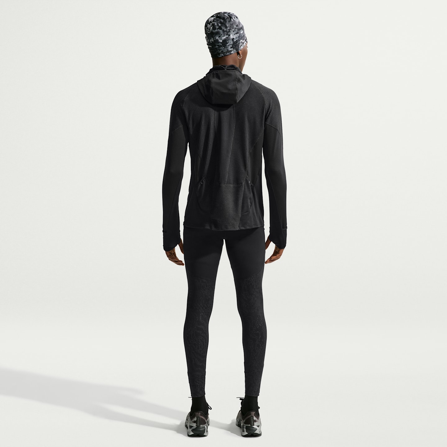 Мужской утеплённый беговой промежуточный слой Nike Stride Therma-FIT, цвет: Чёрный — фото 5
