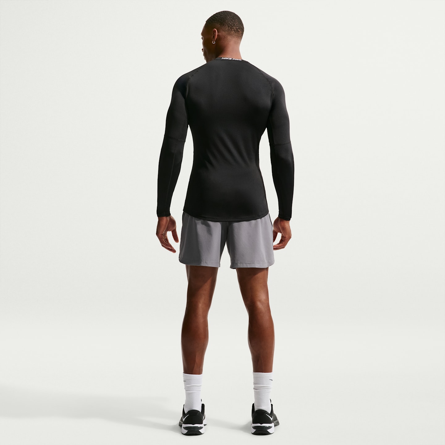 Мужской обтягивающий топ для фитнеса Nike Pro Dri-FIT с длинным рукавом, цвет: Чёрный / Белый — фото 5