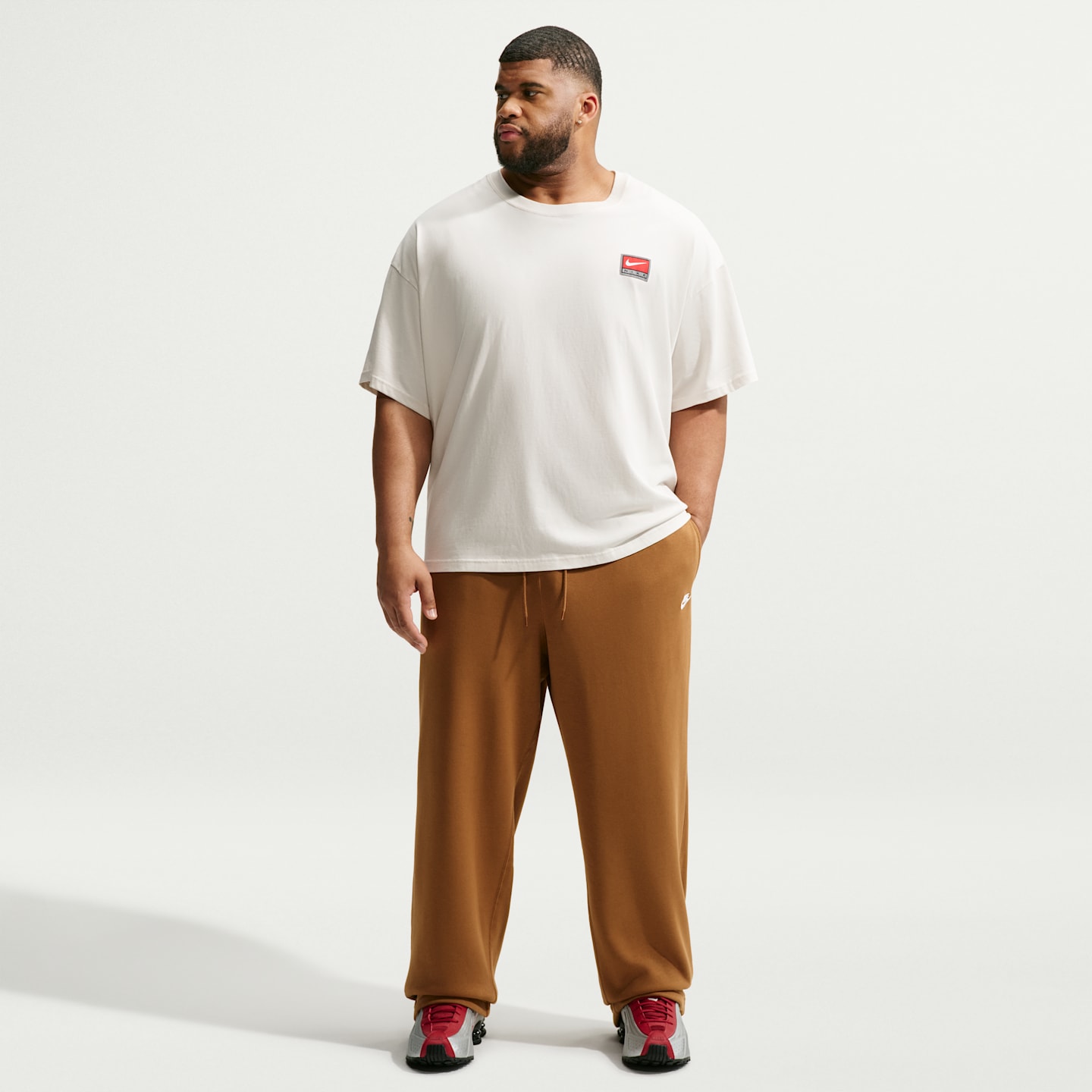 Мужские флисовые брюки Nike Sportswear Club со шнуром, цвет: Коричневый / Белый — фото 7