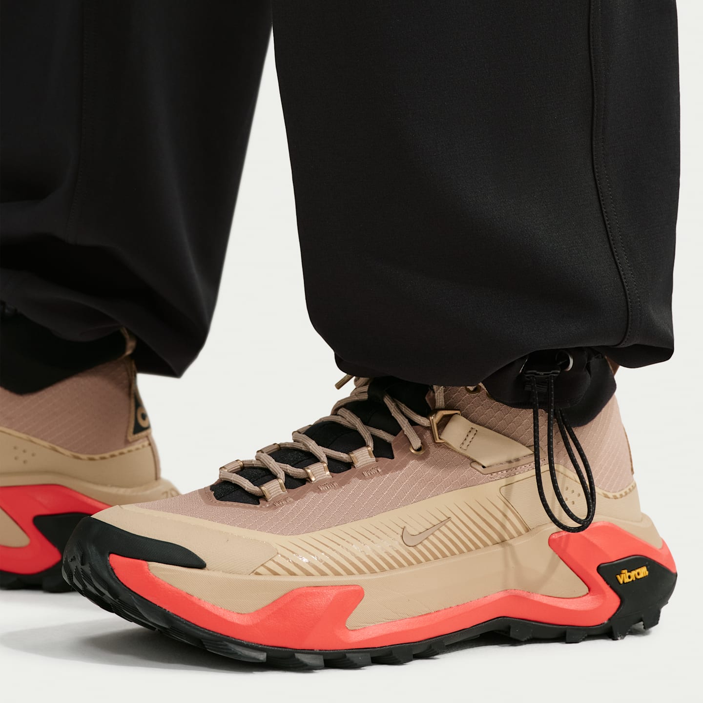Мужские брюки для походов Nike ACG Cloud Trekker, цвет: Чёрный / Снежный белый — фото 7