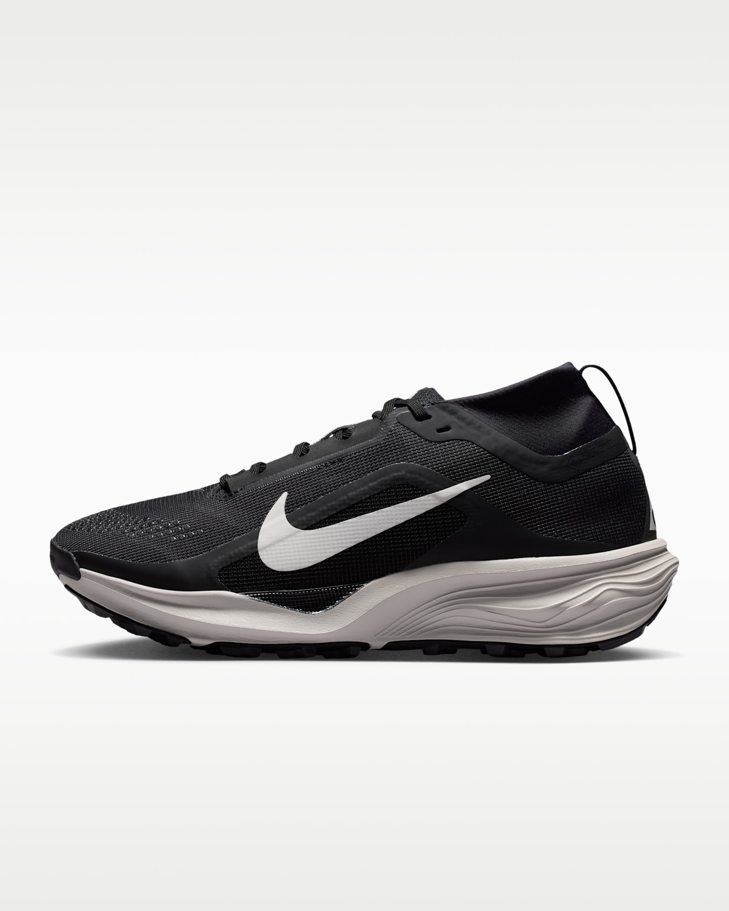 Женские кроссовки Nike ACG Pegasus Trail GORE-TEX Waterproof Trail Running, цвет: Чёрный / Коричневый — фото 10