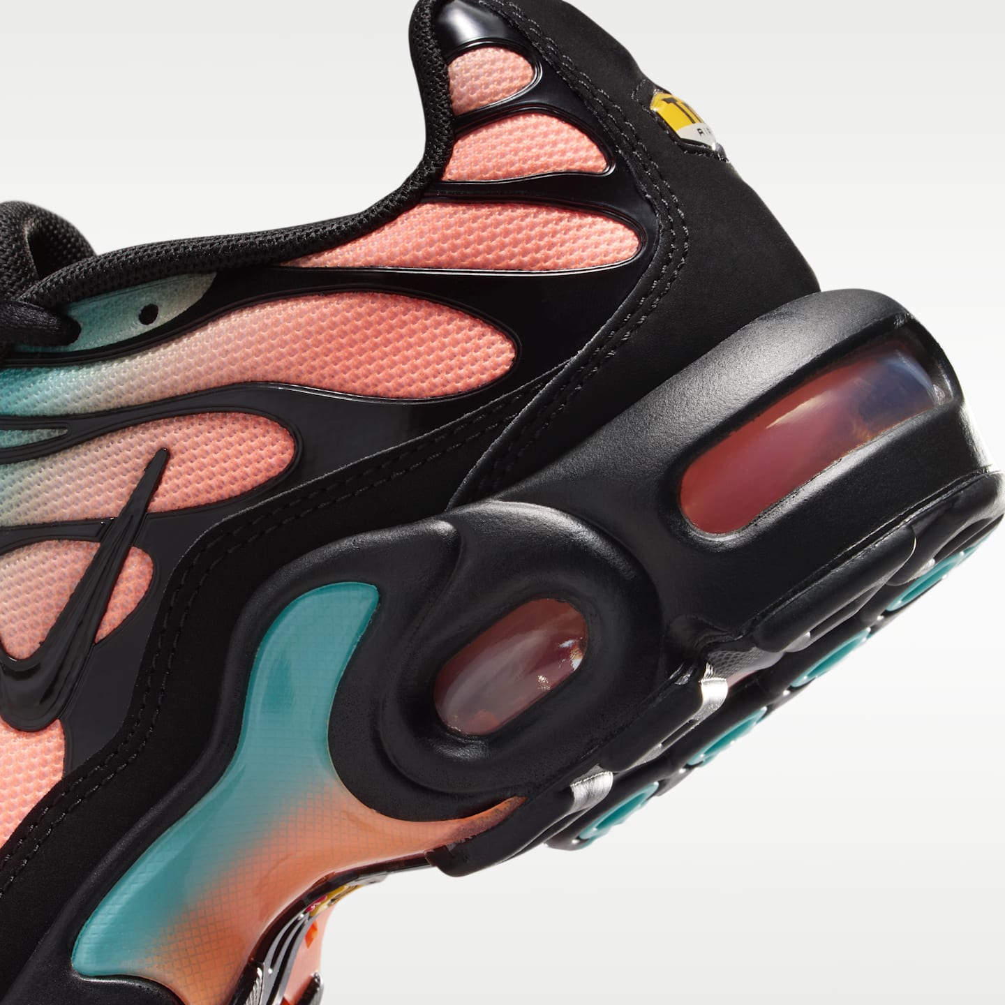 Детские кроссовки Nike Air Max Plus, цвет: Чёрный / Зелёный — фото 8