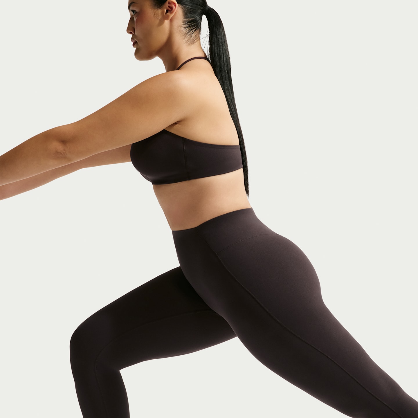 Женские легинсы NikeSKIMS Studio Stretch, цвет: Кофейный — фото 10