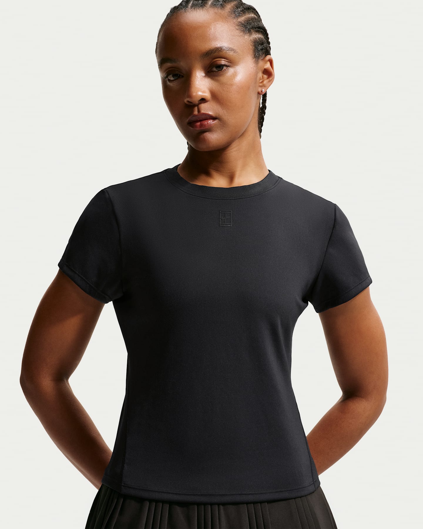 Женская теннисная футболка NikeCourt Advantage Dri-FIT с коротким рукавом, цвет: Чёрный — фото 6