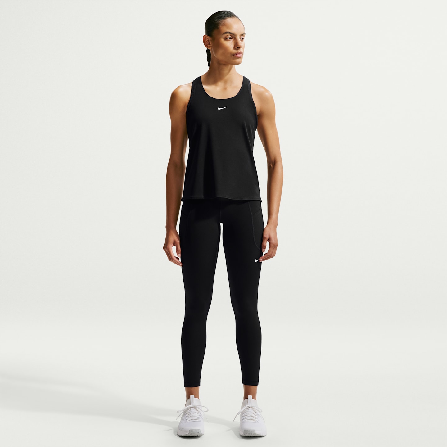 Женский топ Nike Pro Dri-FIT Tank Top, цвет: Чёрный / Белый — фото 4