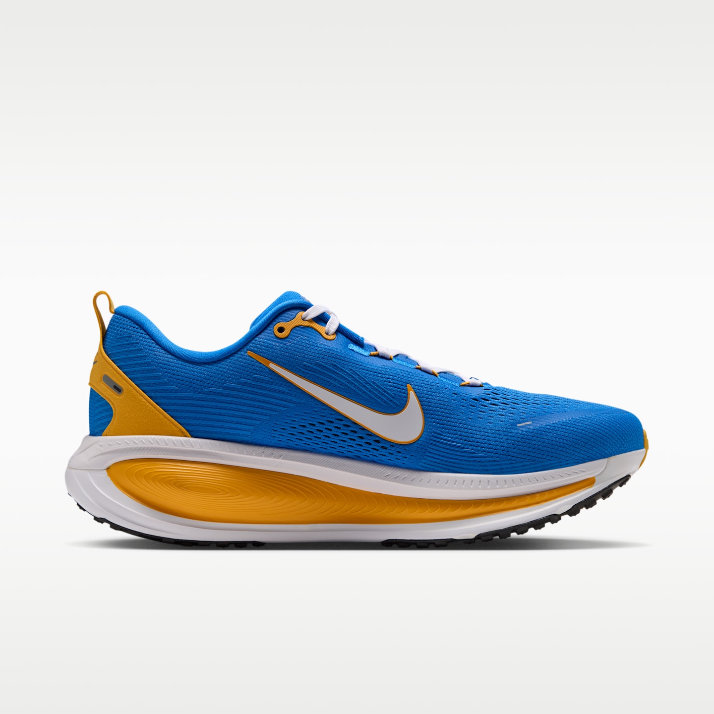 Мужские кроссовки Nike College Vomero 18 (Ucla) Road Running, цвет: Синий / Золотой — фото 3