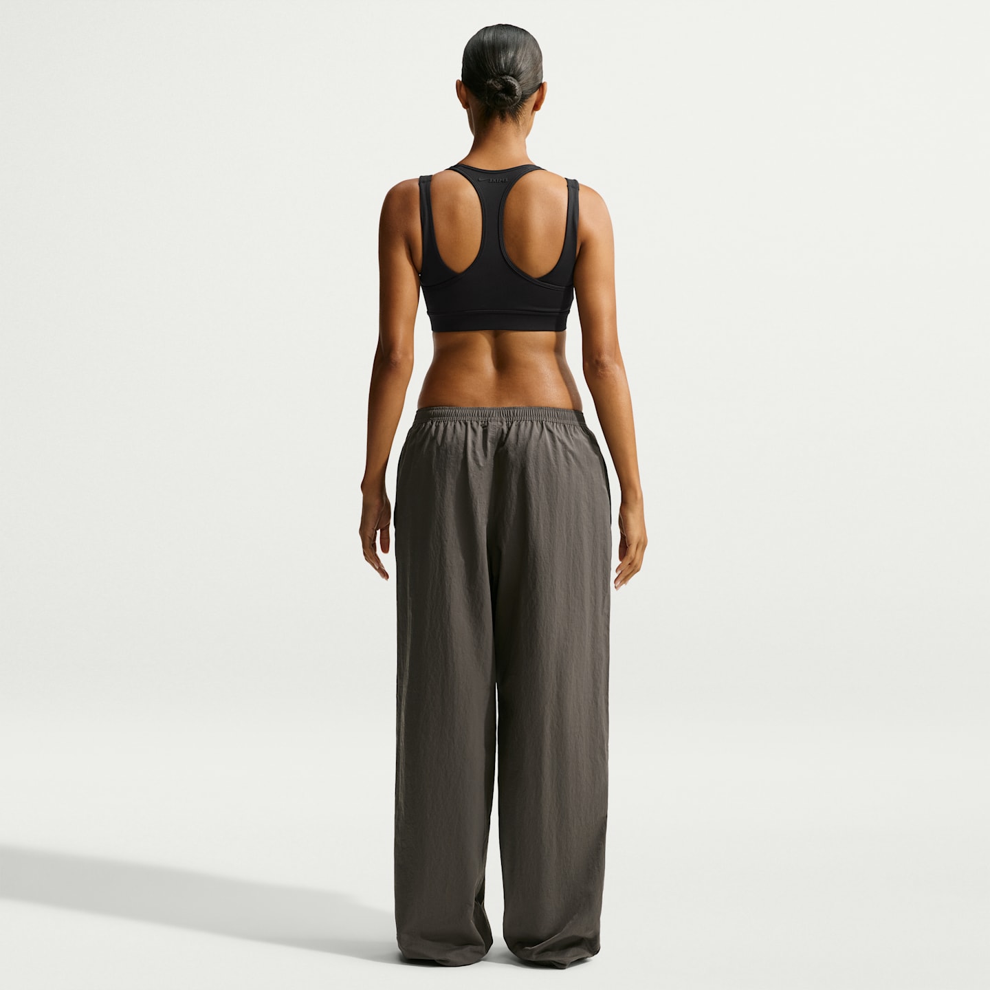 Женские брюки NikeSKIMS Crunchy Nylon Wide-Leg, цвет: Nskm Boulder — фото 5