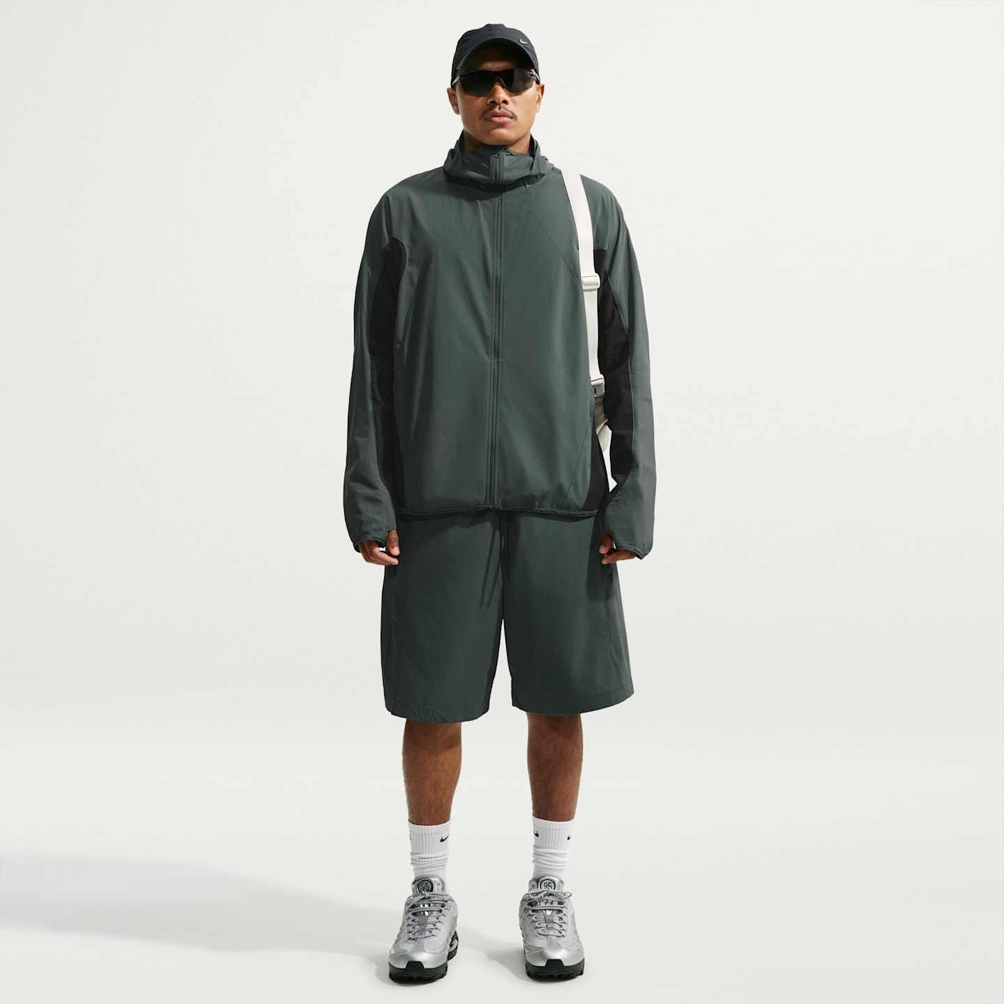 Мужская куртка Nike Tech Helios Dri-FIT с длинным рукавом, цвет: Камуфляжный зелёный / Чёрный — фото 4
